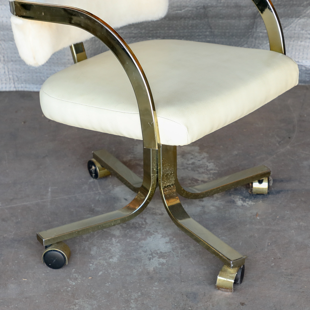 Contemporary Swiveling Desk Chair with Faux Fur Backrest