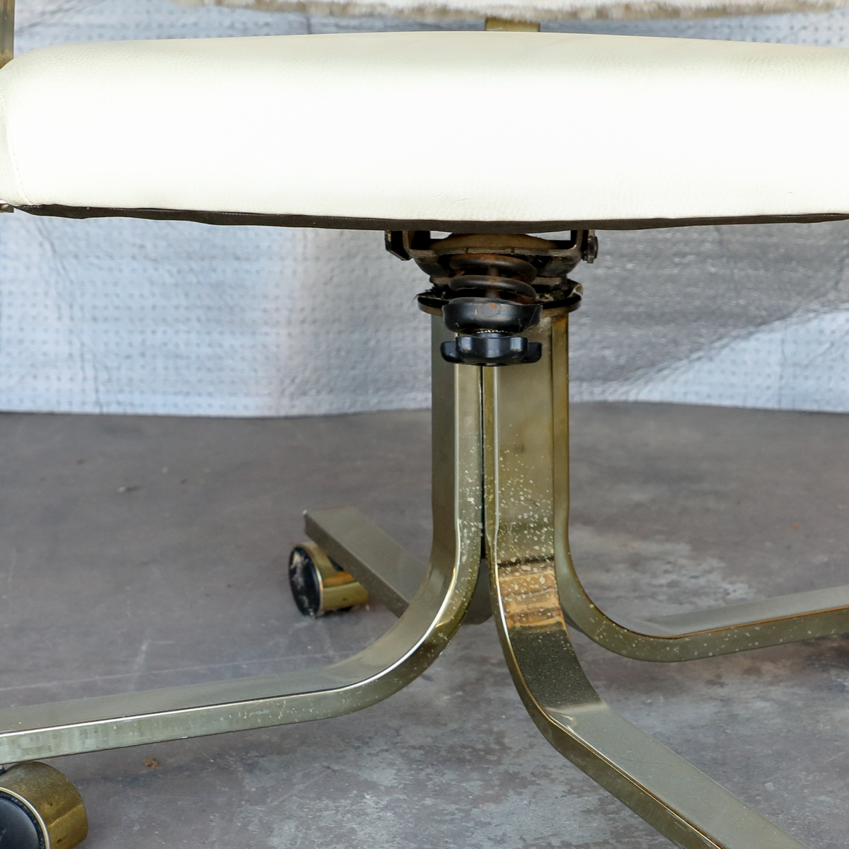 Contemporary Swiveling Desk Chair with Faux Fur Backrest