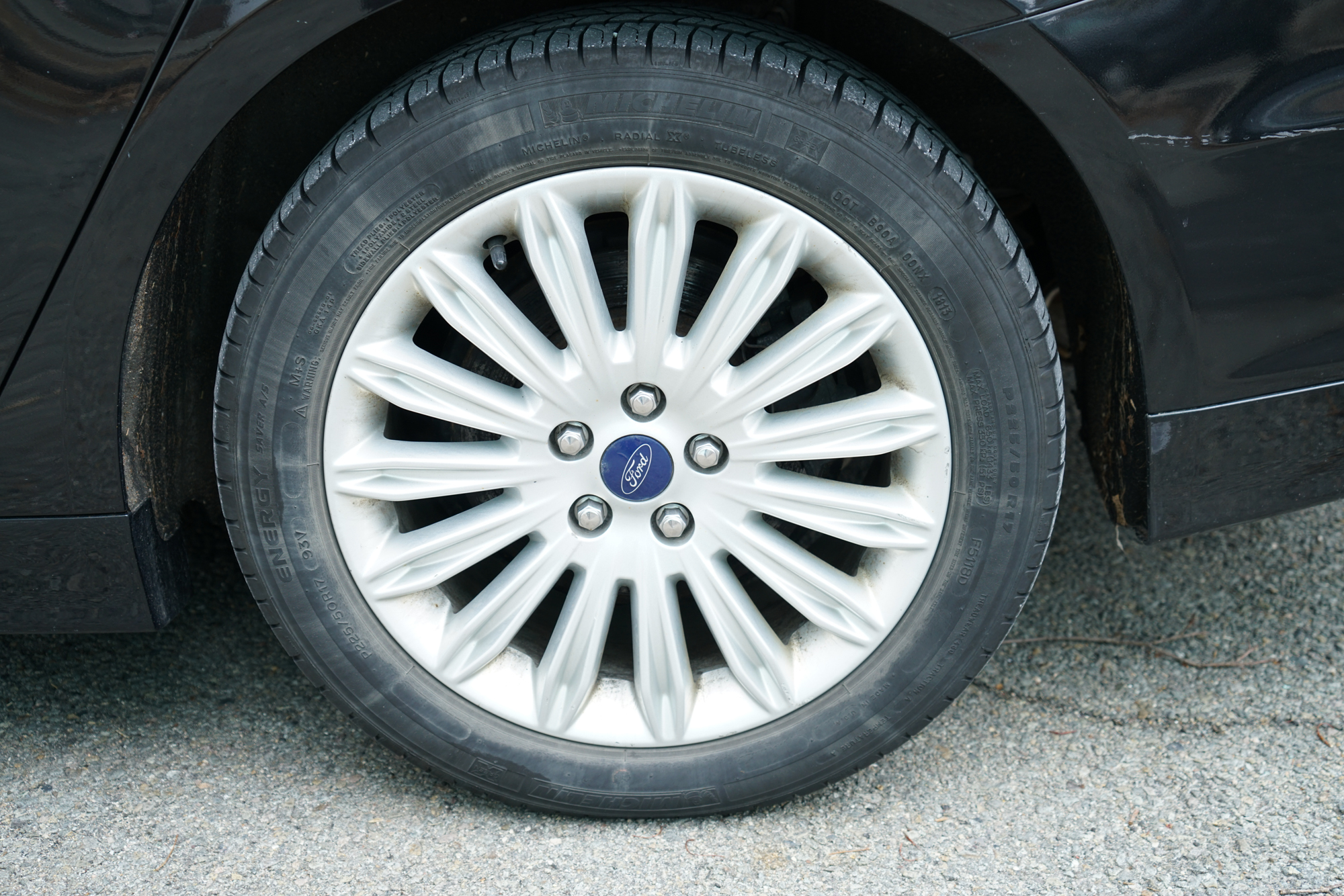 2013 Ford Fusion SE Hybrid Sedan