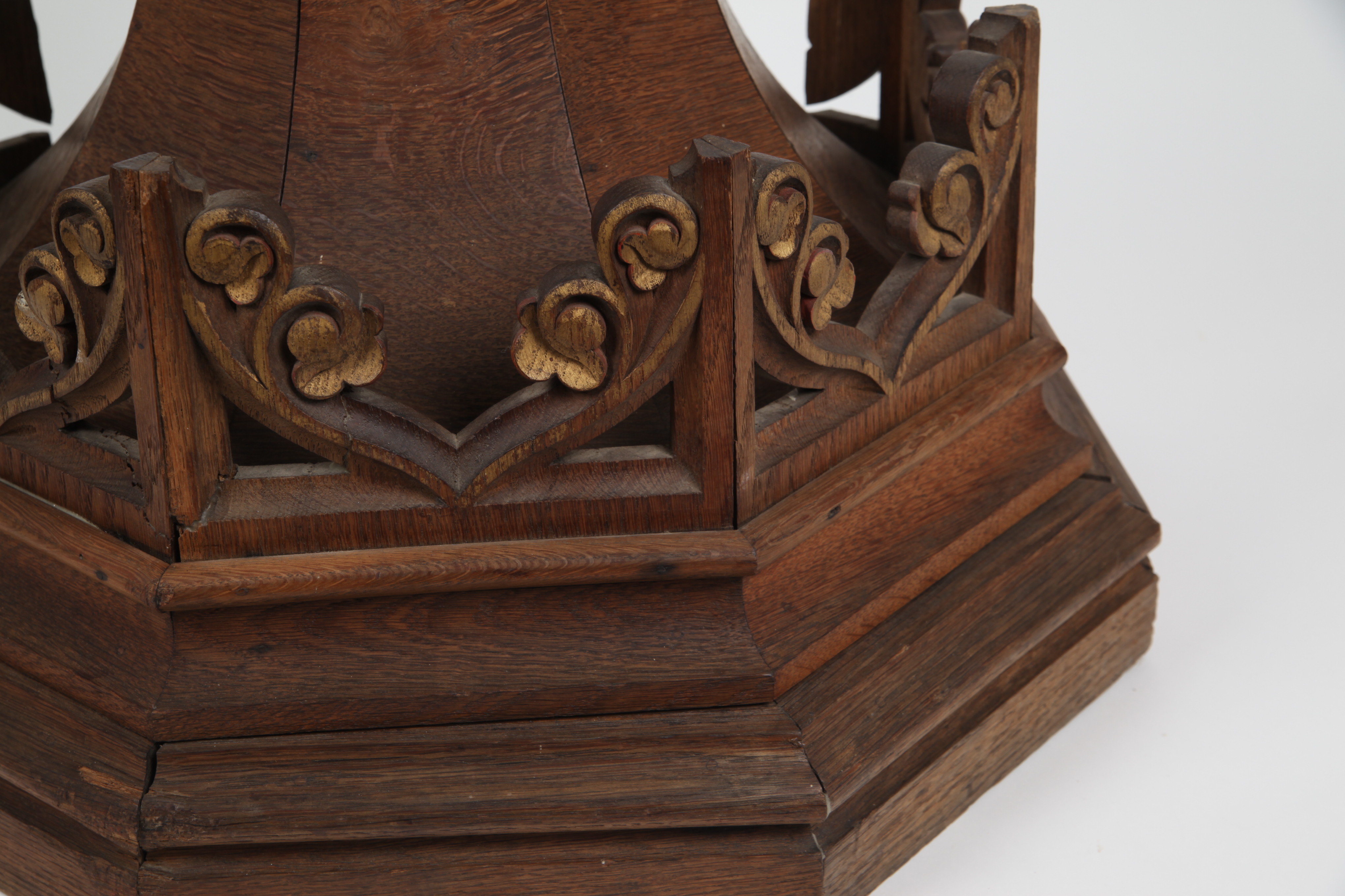 Gilt Accented Oak Architectural Molding