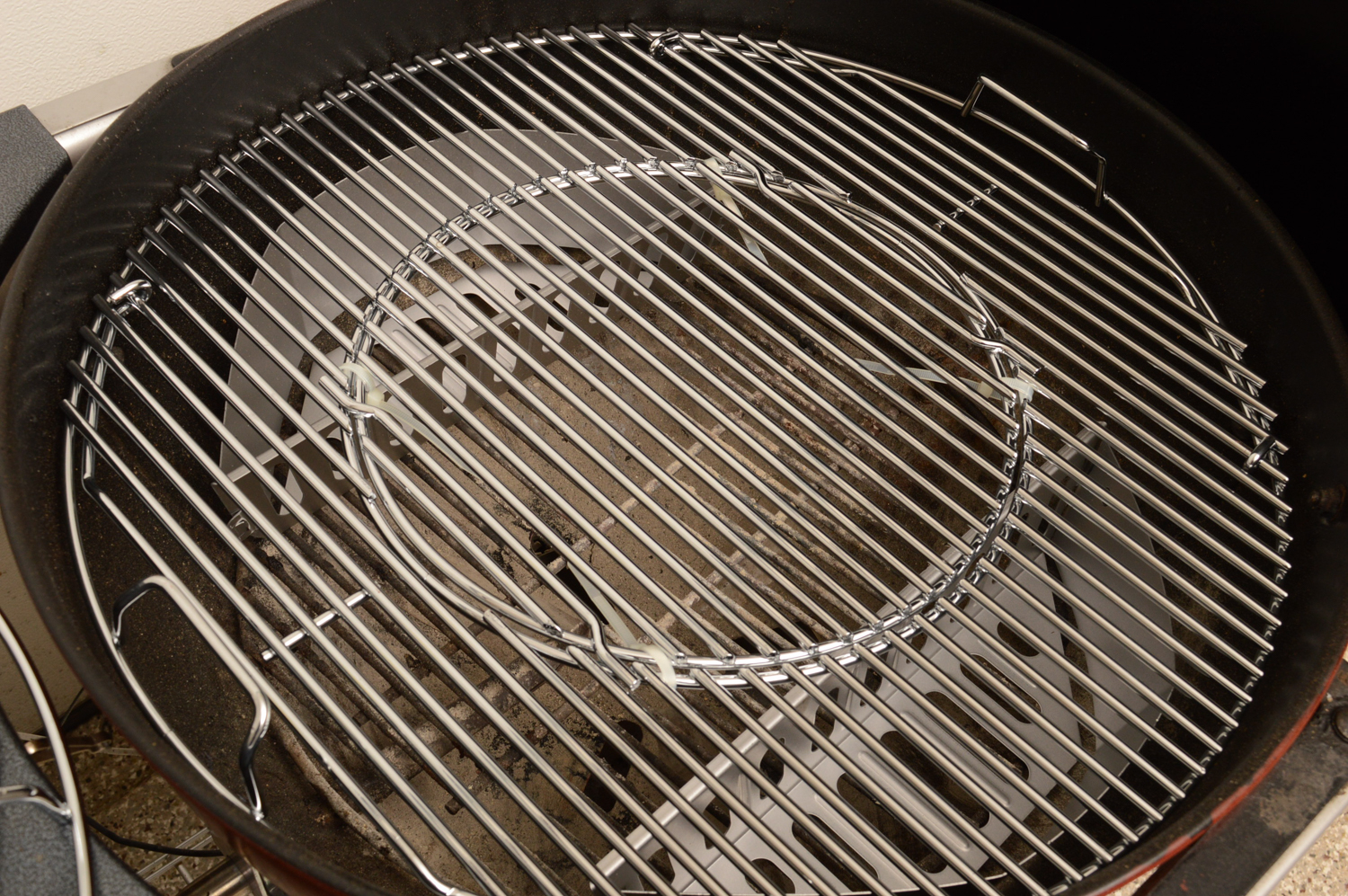 Weber "Performer" Deluxe Charcoal Grill with Electronic Gas Ignition