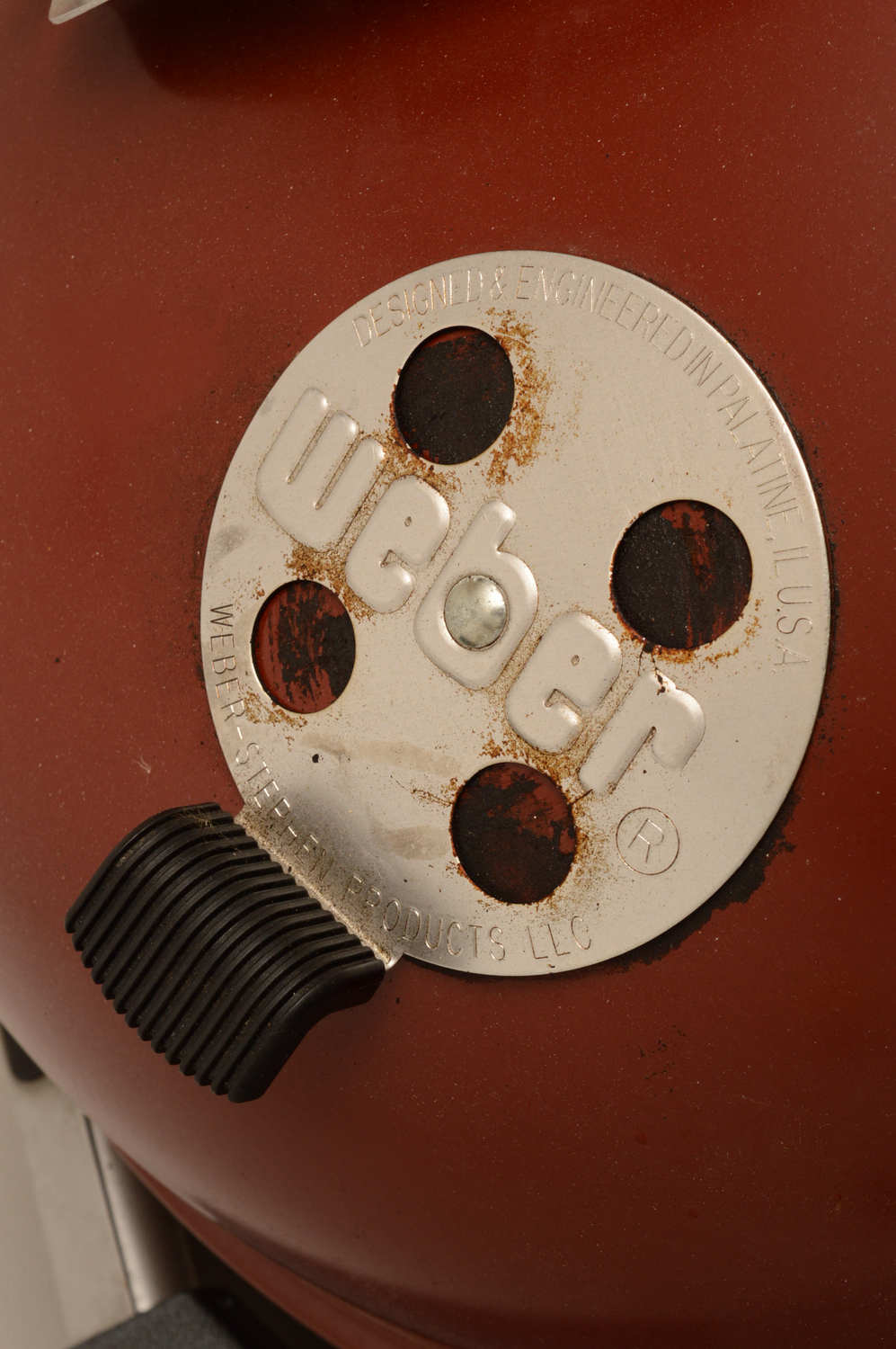 Weber "Performer" Deluxe Charcoal Grill with Electronic Gas Ignition