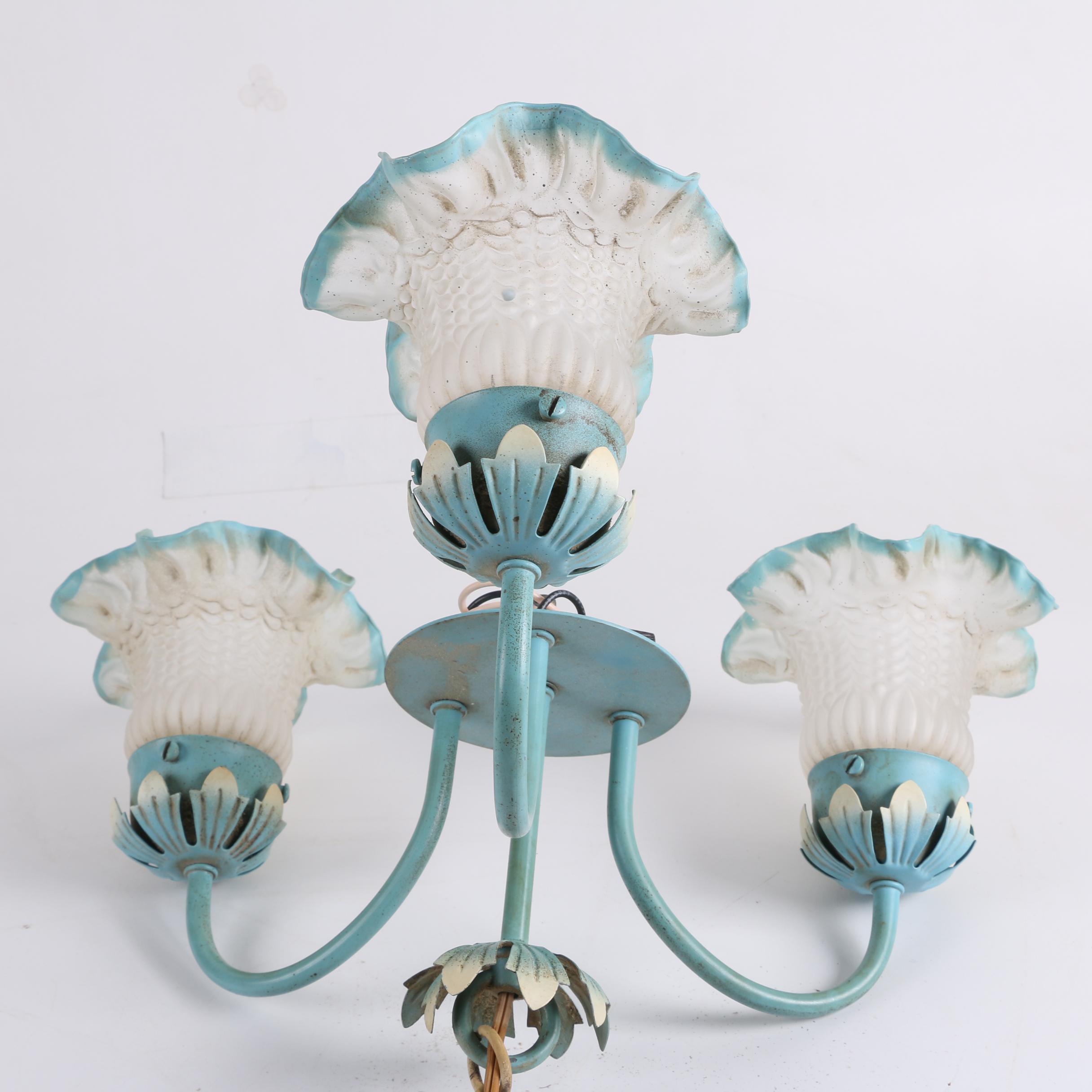 Vintage Pendant Light With Ruffled Glass Shades