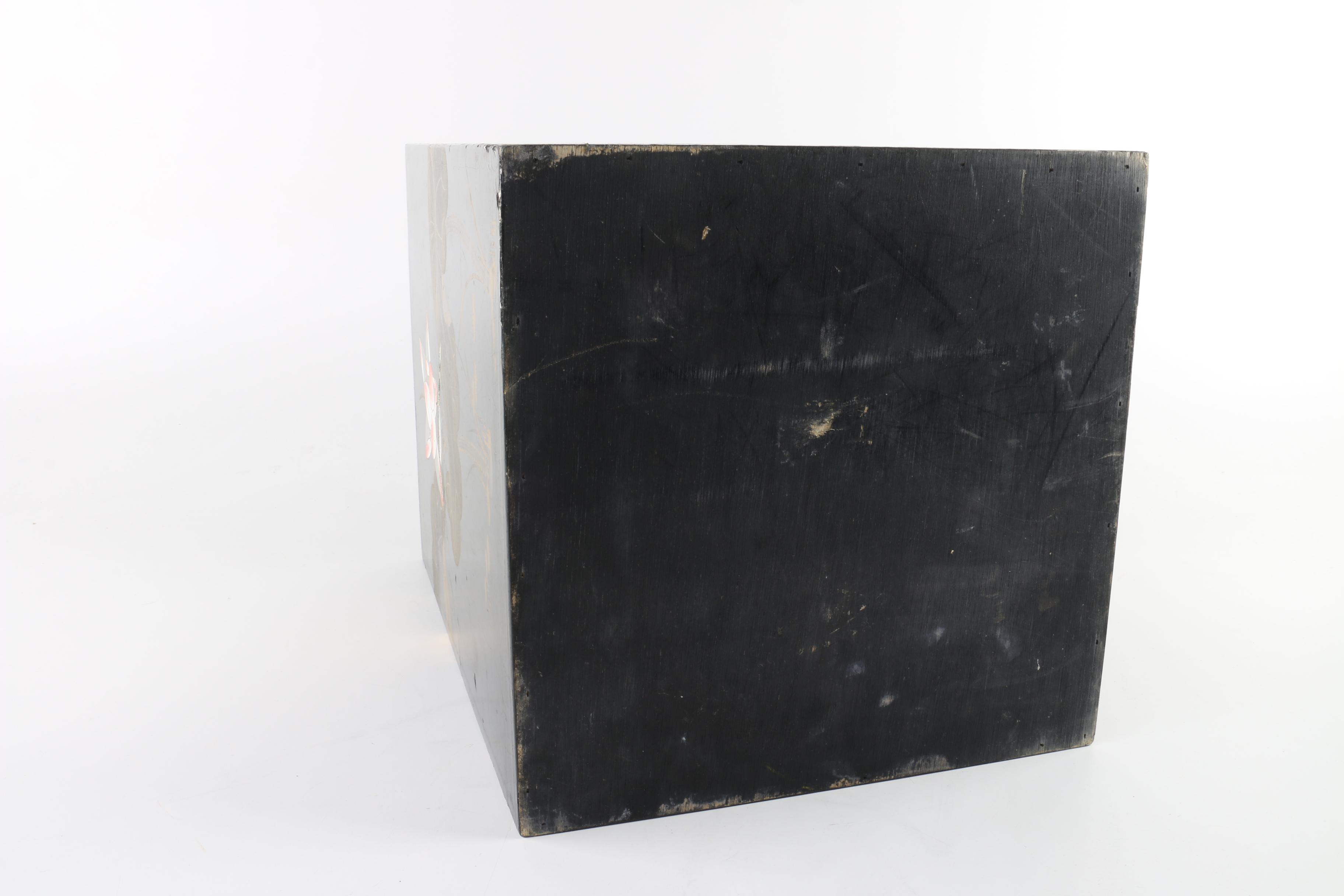 Chinese Accent Table