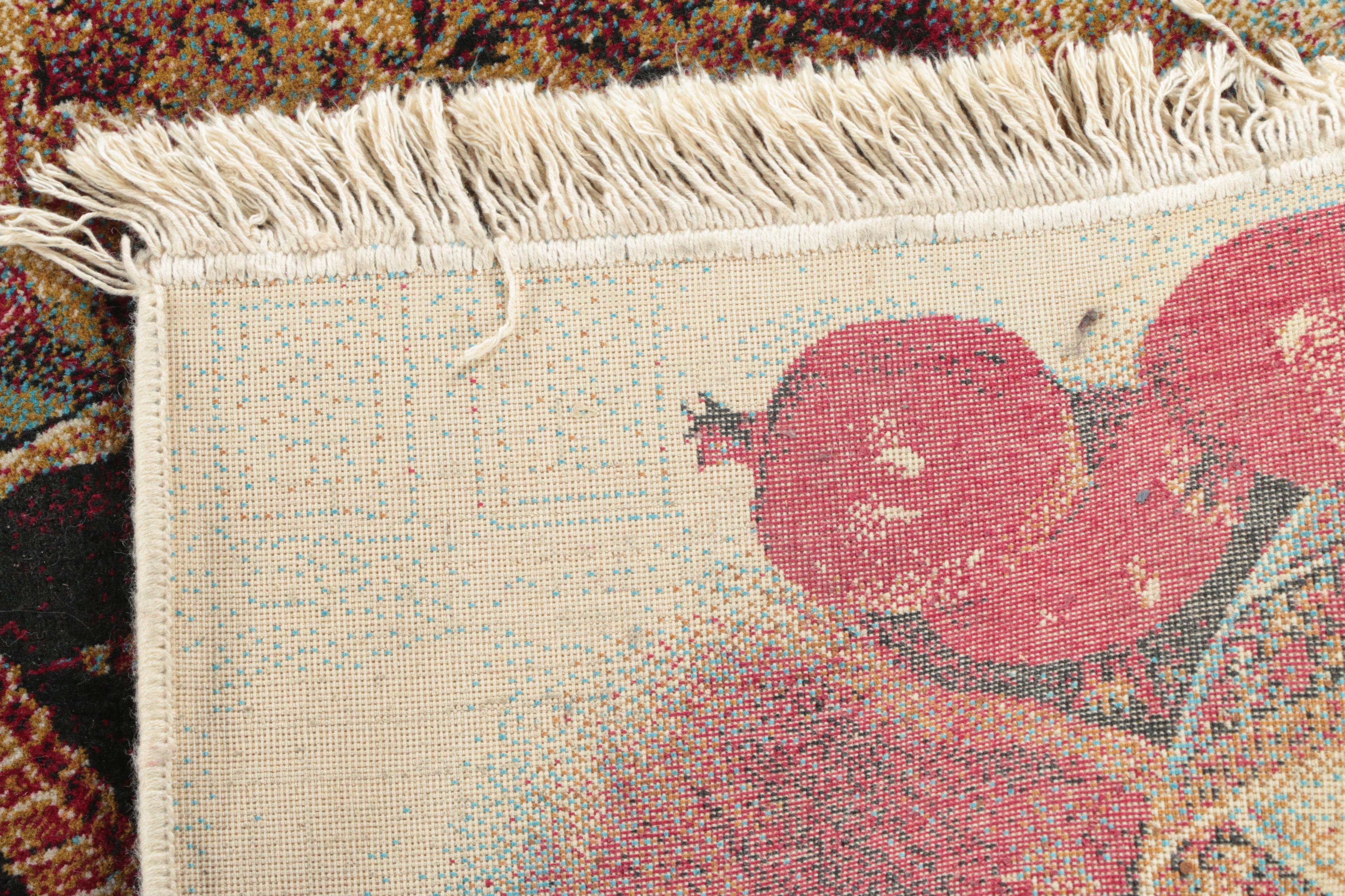 Machine Made Pictorial Accent Rug