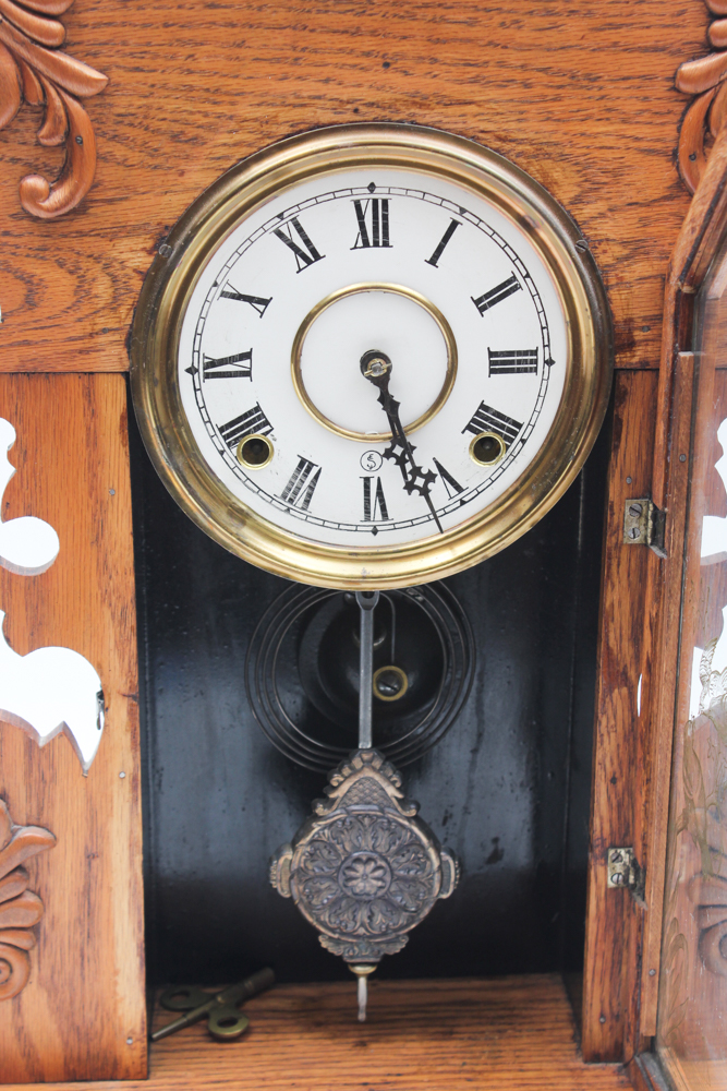 Antique Gilbert Clock Co. Citizen No. 18 Gingerbread Mantle Clock