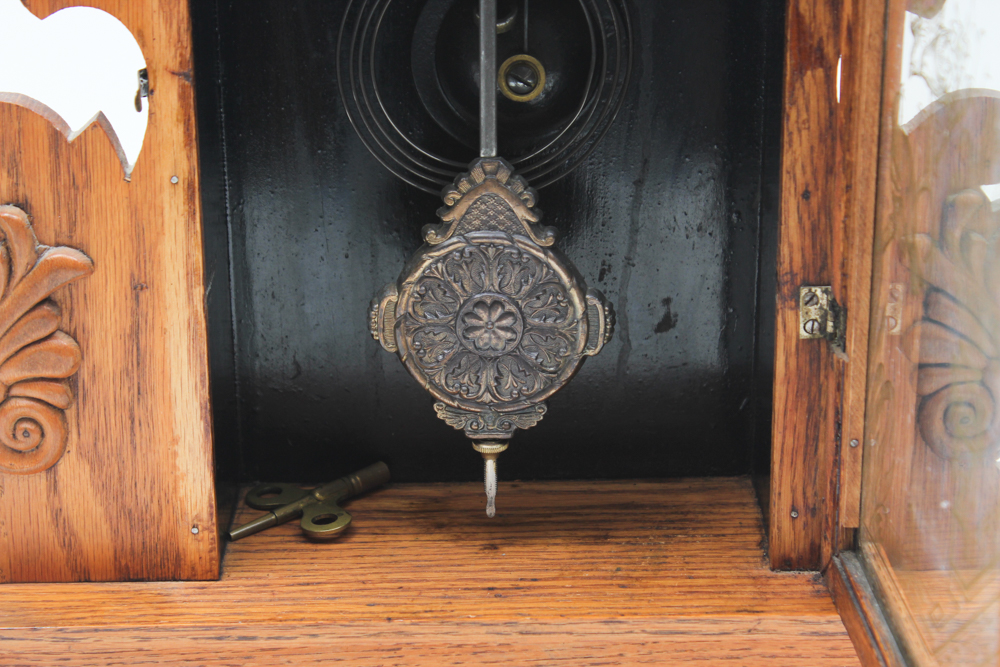 Antique Gilbert Clock Co. Citizen No. 18 Gingerbread Mantle Clock