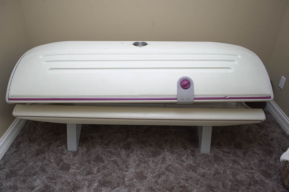 SunQuest Pro 24RS Tanning Bed by Wolff System