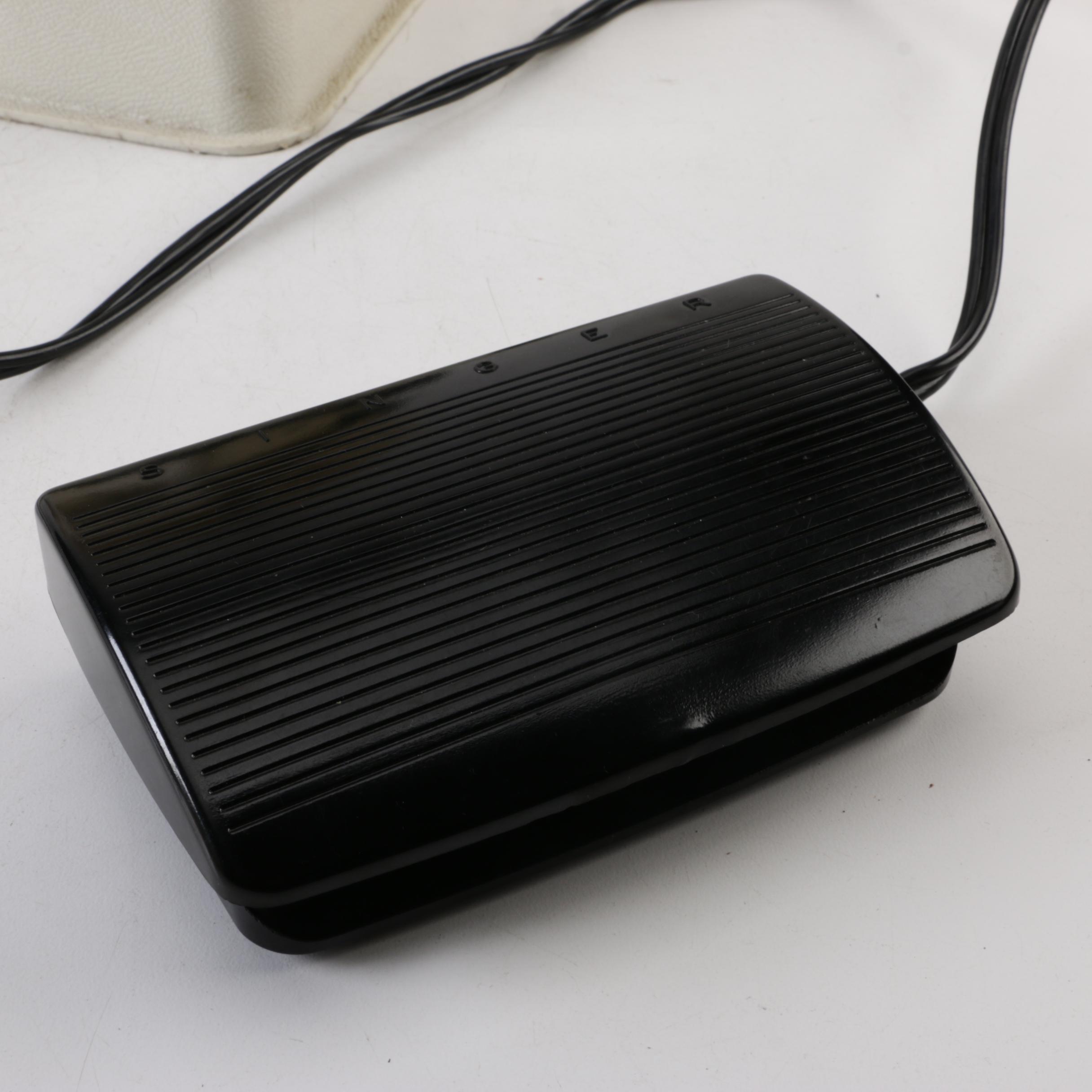 Vintage Singer "Fashion Mate 360" Portable Sewing Machine