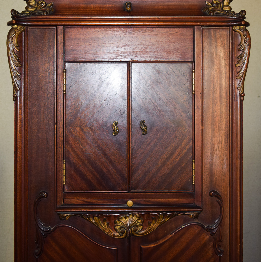 Circa 1909 Victor Victrola Deluxe Model VV-XX with Records