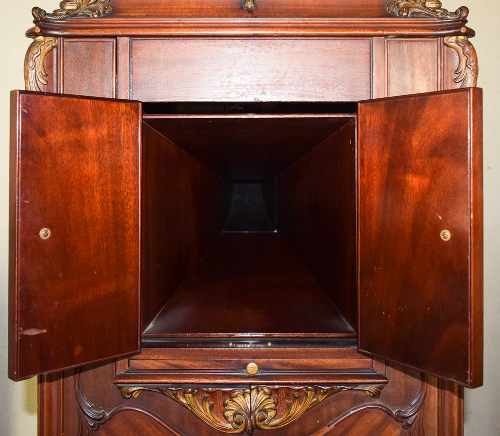 Circa 1909 Victor Victrola Deluxe Model VV-XX with Records