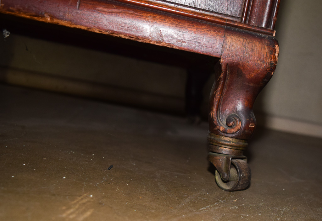 Circa 1909 Victor Victrola Deluxe Model VV-XX with Records