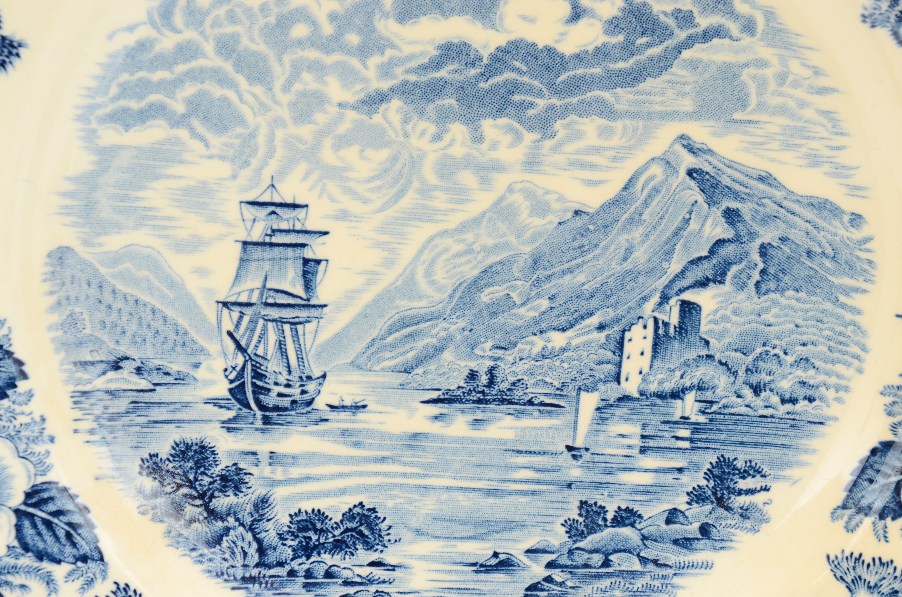 Royal Warwick "Lochs of Scotland" Dinner Service