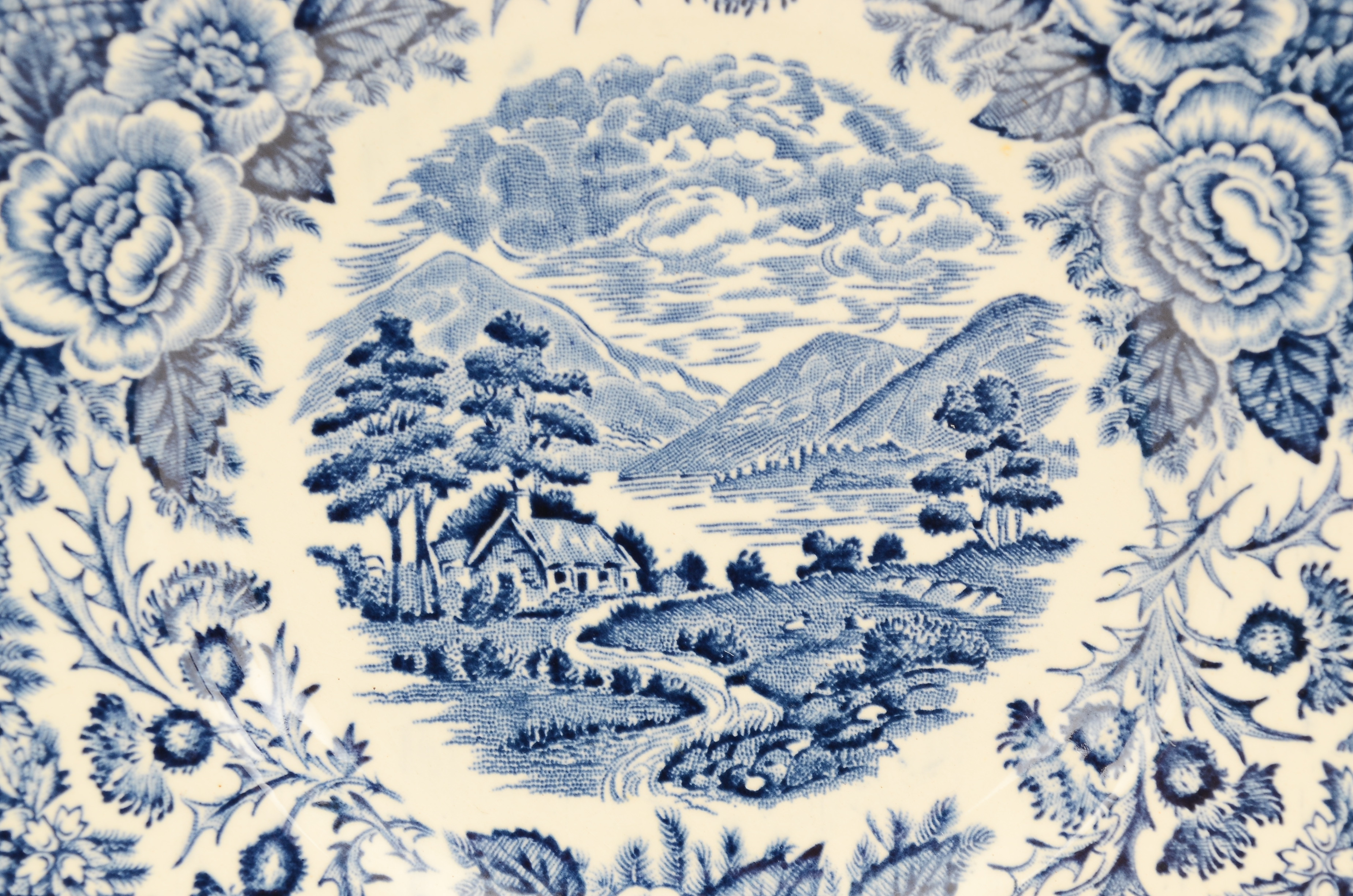 Royal Warwick "Lochs of Scotland" Dinner Service