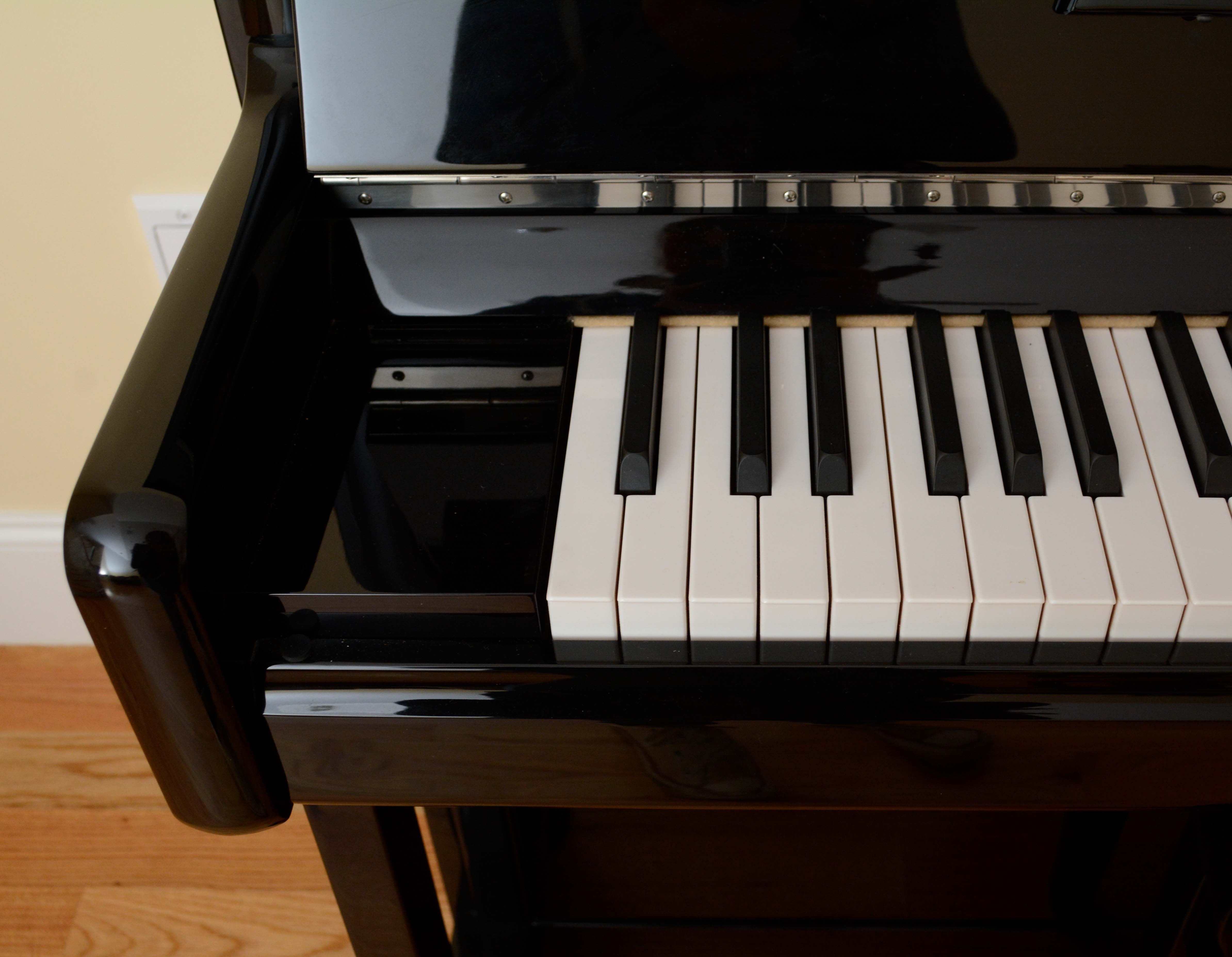 Ritmüller Studio Upright Piano with Adjustable Bench