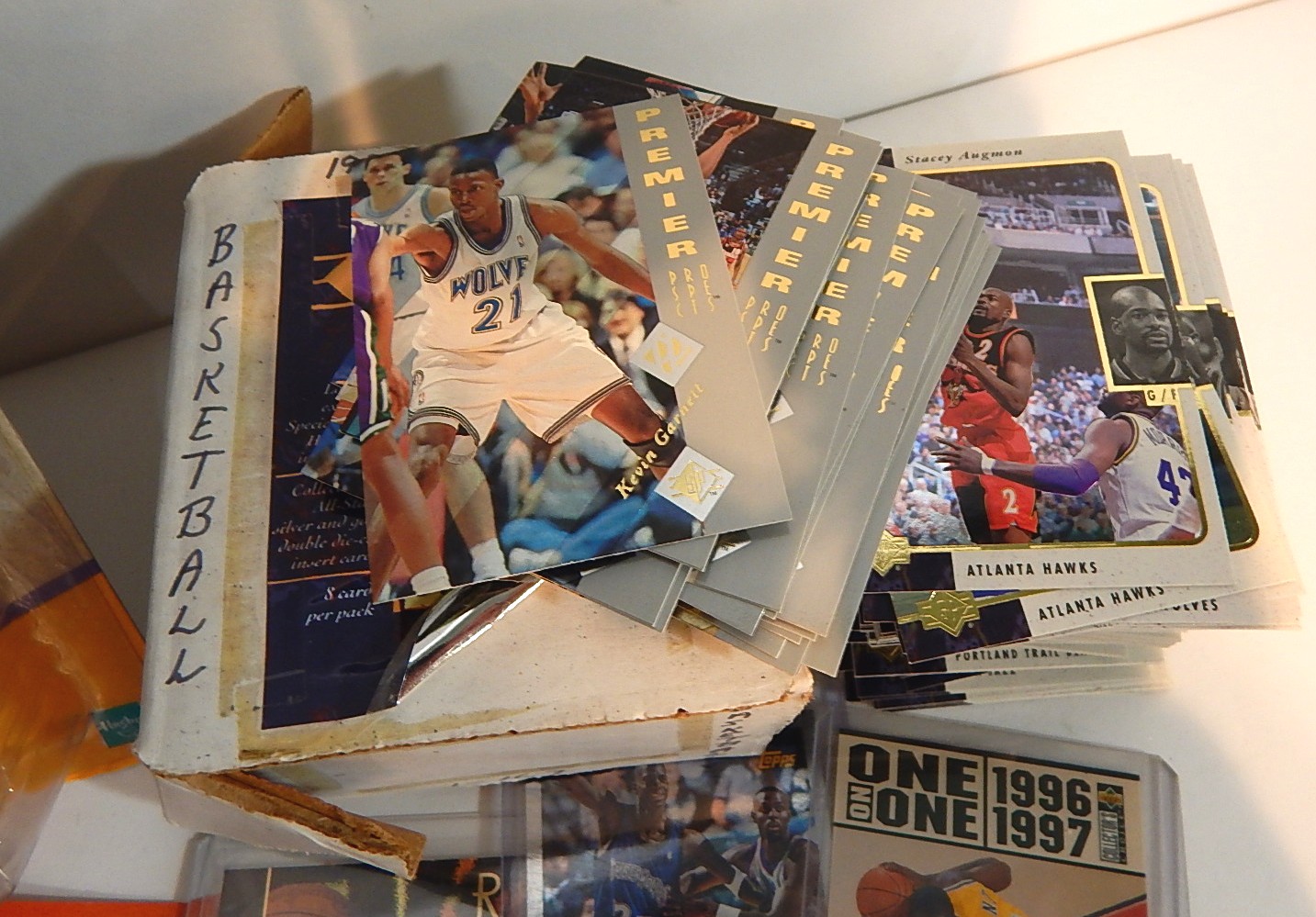 NBA Basketball Collection with Cards, Autographs, RC's, Stars, Starting Lineups