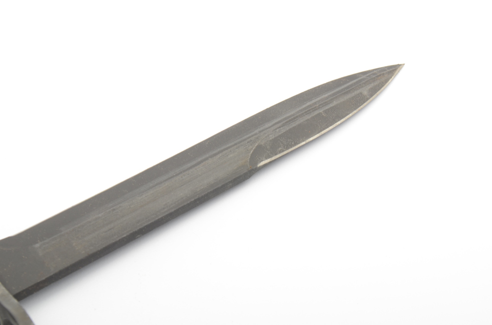 Contemporary US Military Grade Knife Selection