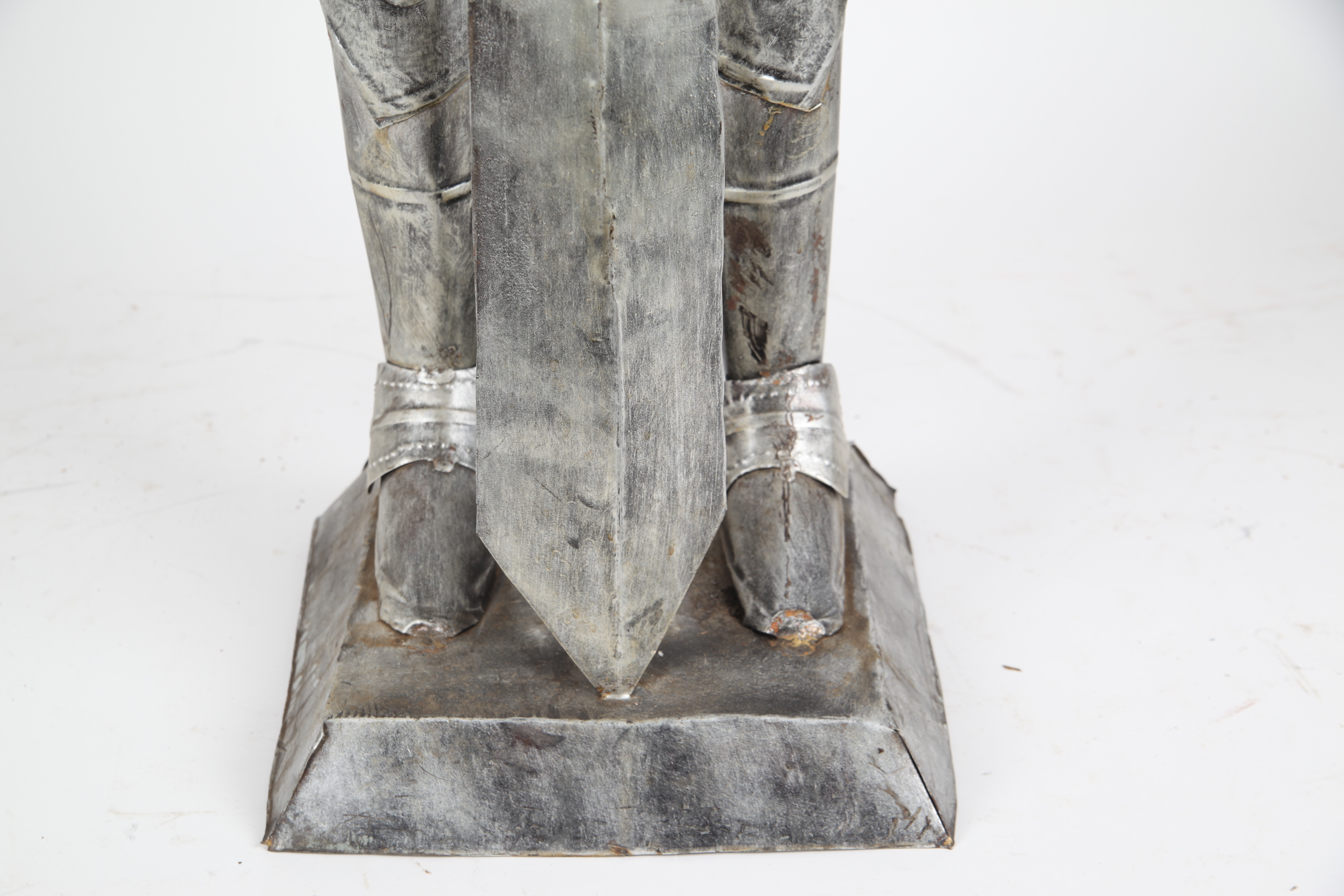 Tin Knight's Suit of Armor Statue