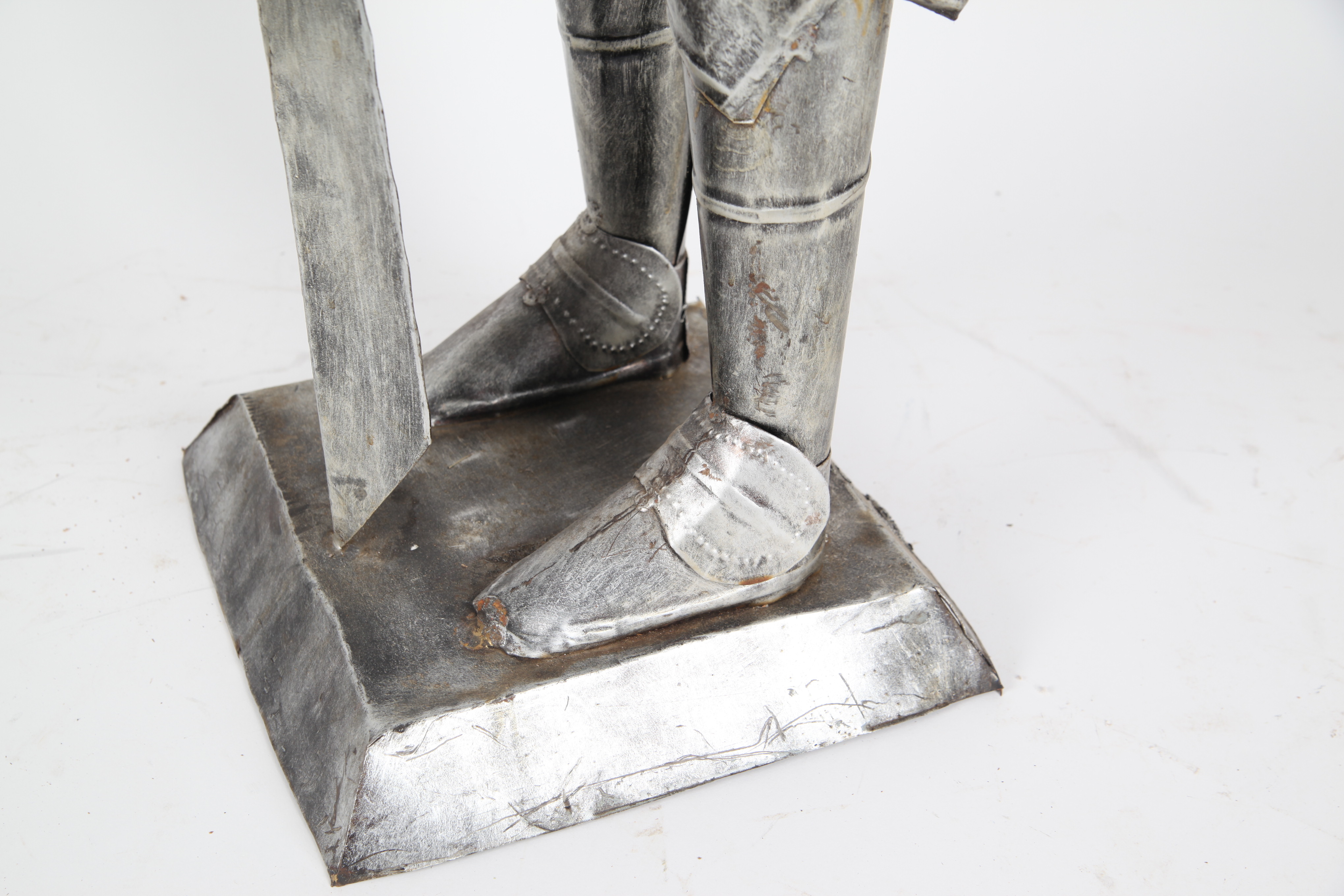 Tin Knight's Suit of Armor Statue
