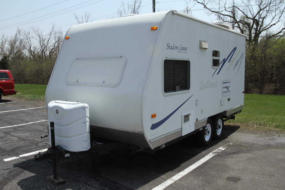 2005 Shadow Cruiser Fun Finder Model T-189FBR Tandem Travel Trailer
