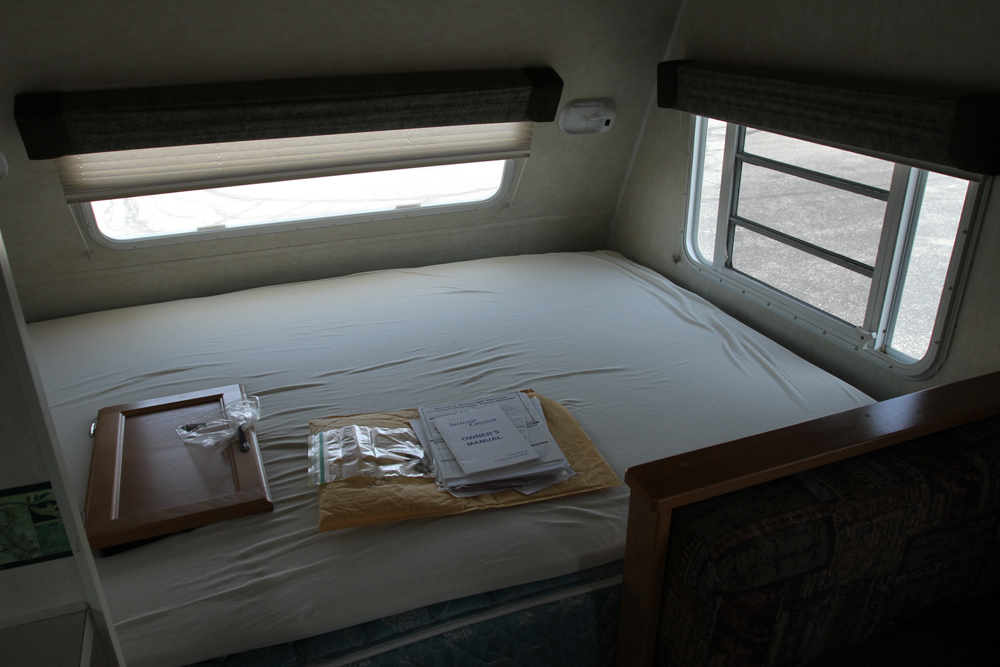 2005 Shadow Cruiser Fun Finder Model T-189FBR Tandem Travel Trailer