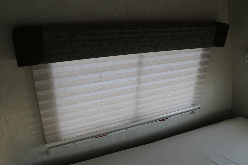 2005 Shadow Cruiser Fun Finder Model T-189FBR Tandem Travel Trailer