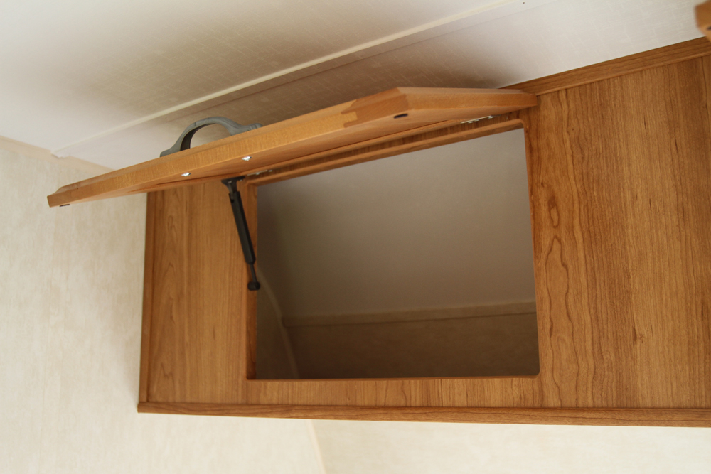 2005 Shadow Cruiser Fun Finder Model T-189FBR Tandem Travel Trailer