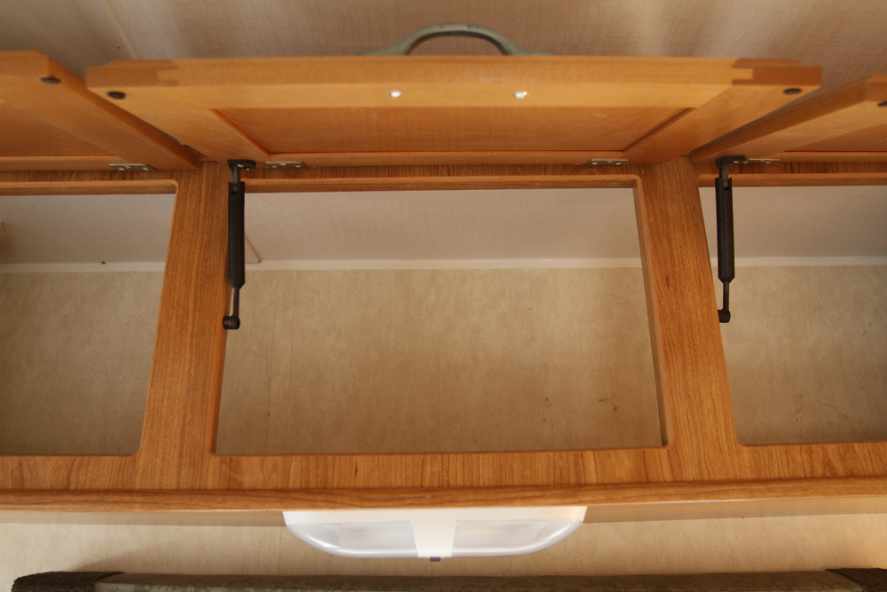 2005 Shadow Cruiser Fun Finder Model T-189FBR Tandem Travel Trailer