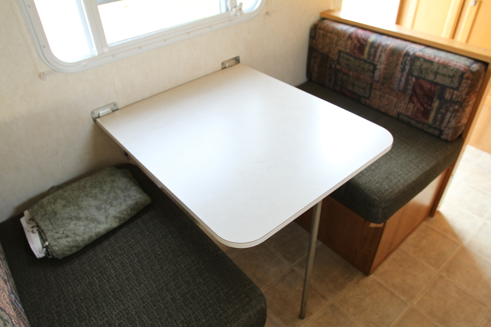 2005 Shadow Cruiser Fun Finder Model T-189FBR Tandem Travel Trailer