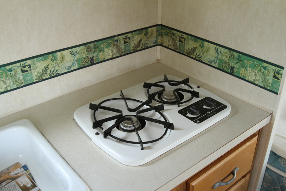 2005 Shadow Cruiser Fun Finder Model T-189FBR Tandem Travel Trailer