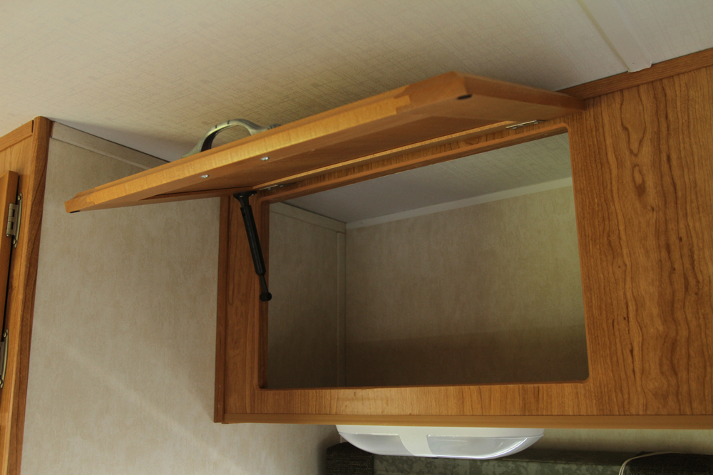 2005 Shadow Cruiser Fun Finder Model T-189FBR Tandem Travel Trailer