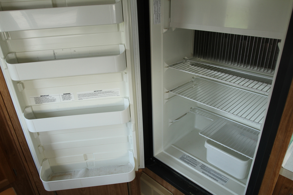 2005 Shadow Cruiser Fun Finder Model T-189FBR Tandem Travel Trailer