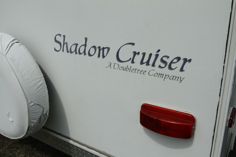 2005 Shadow Cruiser Fun Finder Model T-189FBR Tandem Travel Trailer