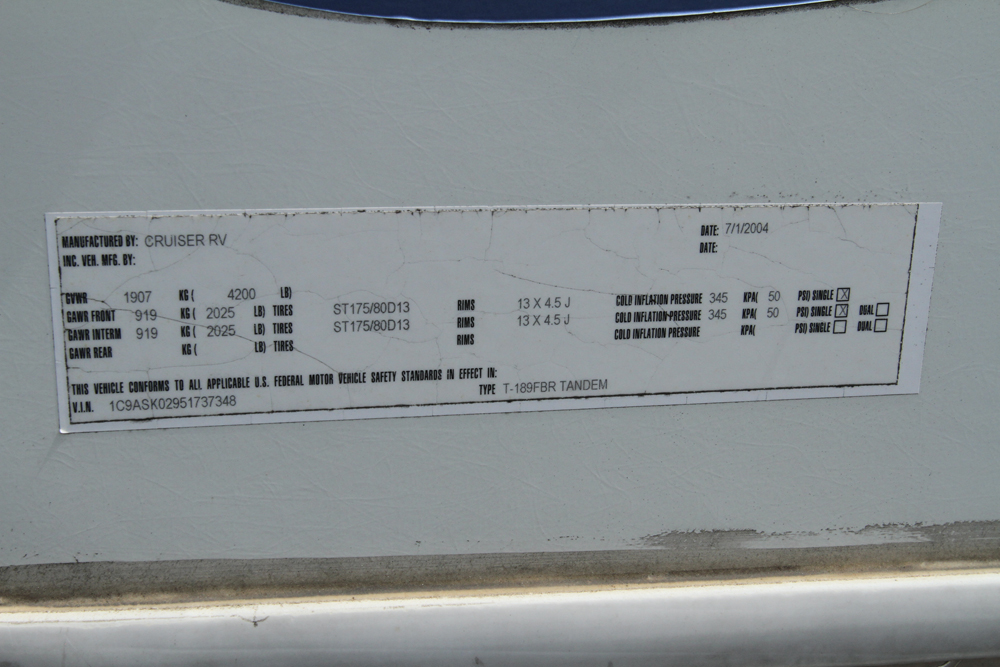 2005 Shadow Cruiser Fun Finder Model T-189FBR Tandem Travel Trailer