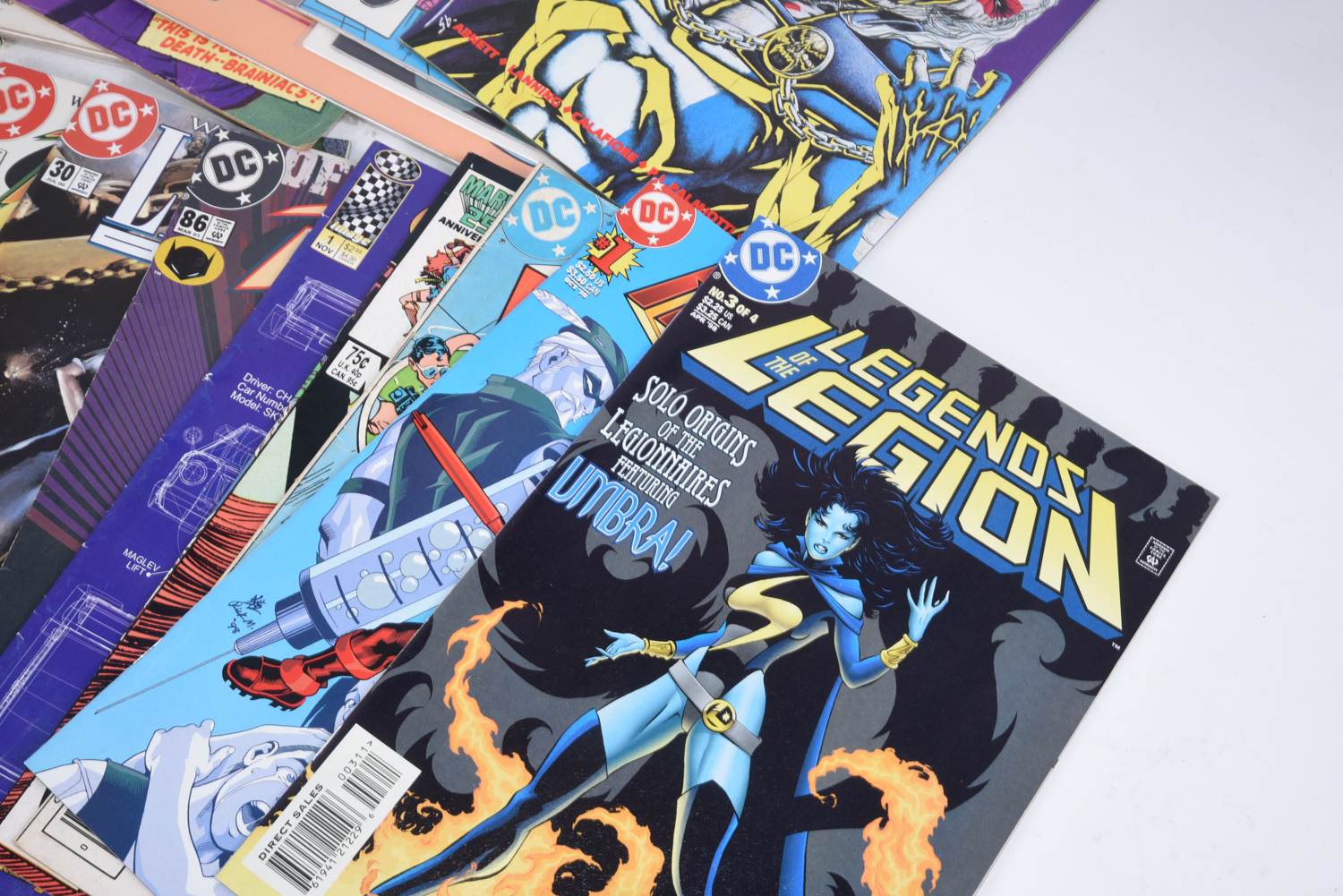 Modern Age Marvel and DC Comic Books Including "Who's Who" and "Marvel Age"