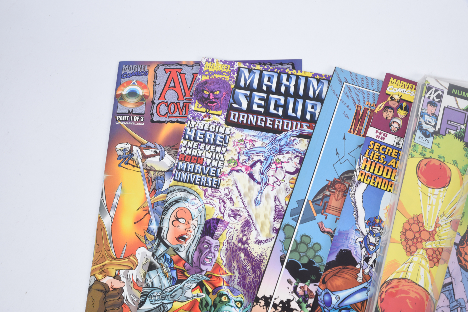 Modern Age Marvel and DC Comic Books Including "Who's Who" and "Marvel Age"
