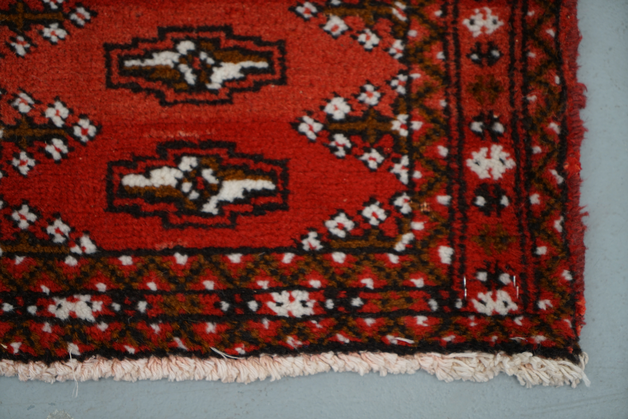 Hand-Knotted Tekke Bokhara Style Wool Accent Rug