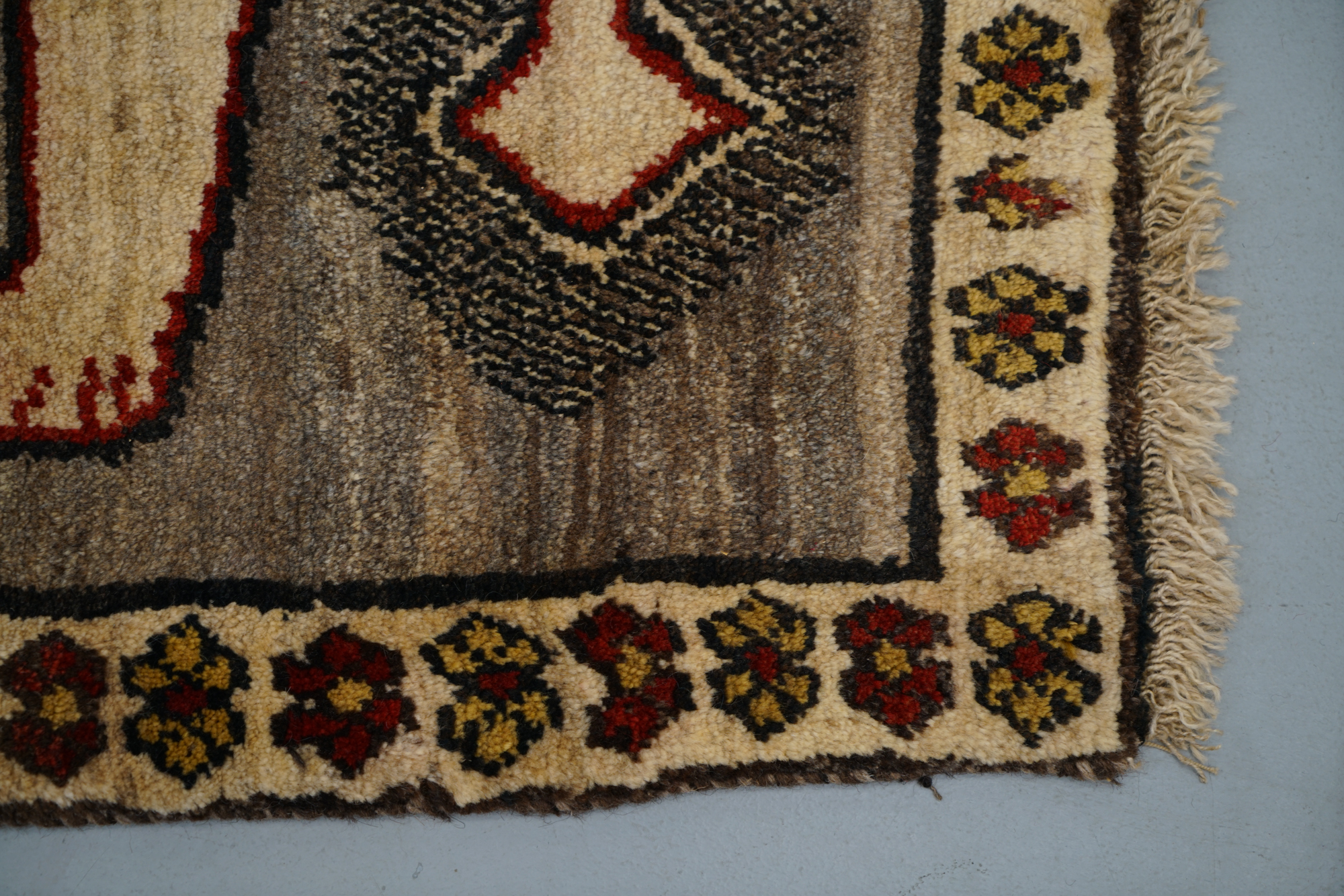 Hand-Knotted Gabbeh Figural Wool Area Rug