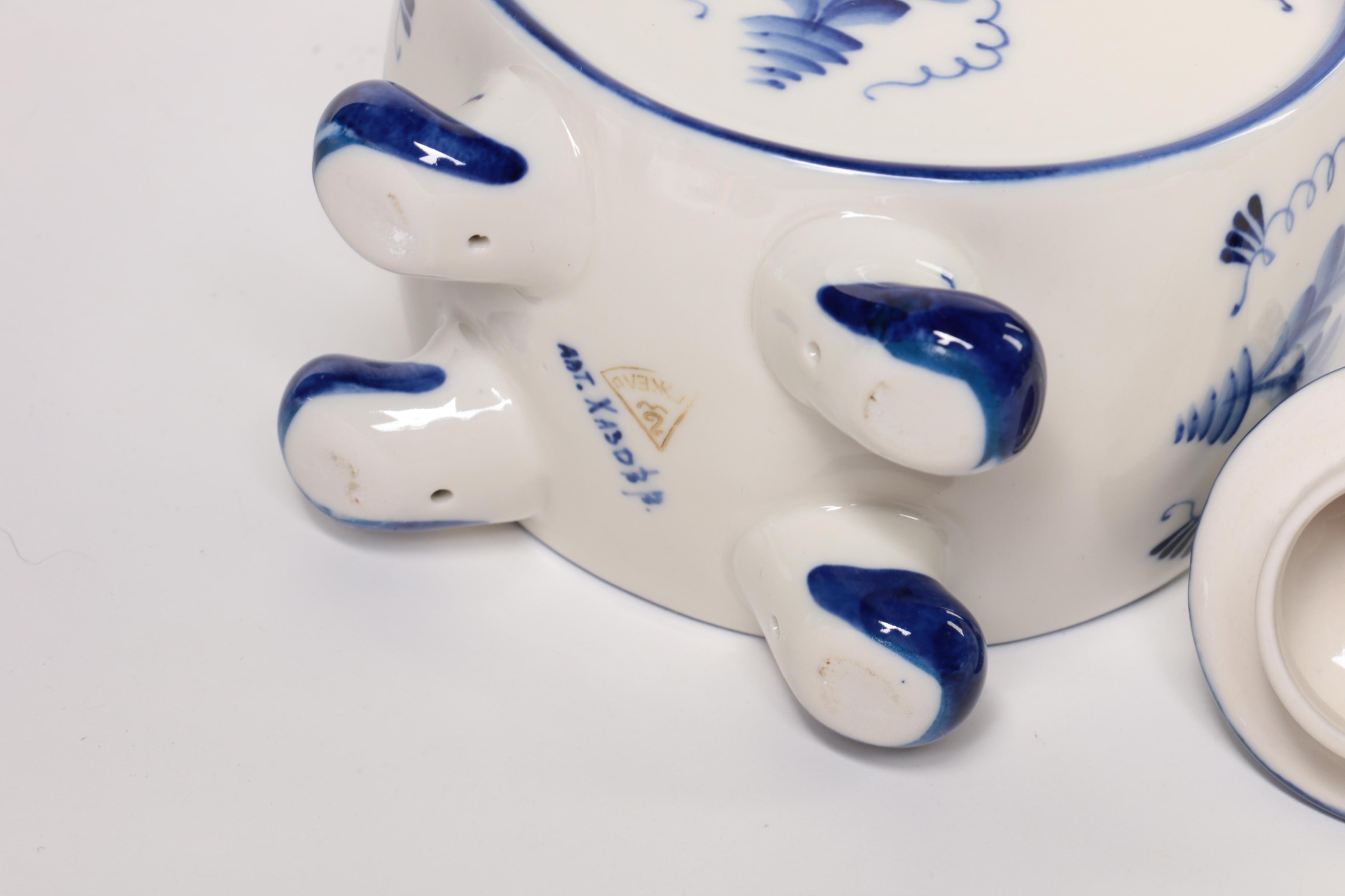 Russian Gzhel Porcelain Hand Decorated Teapot