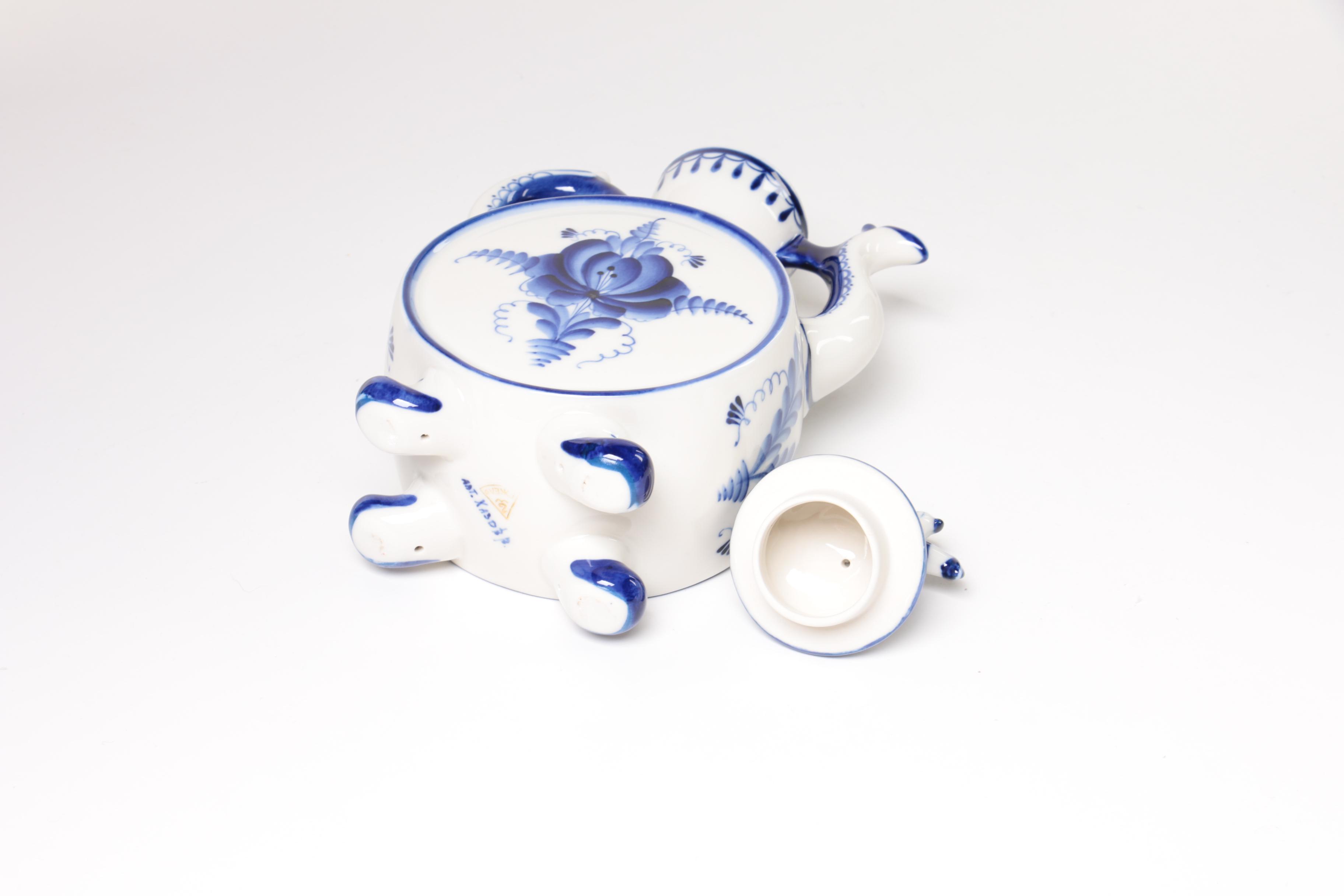 Russian Gzhel Porcelain Hand Decorated Teapot