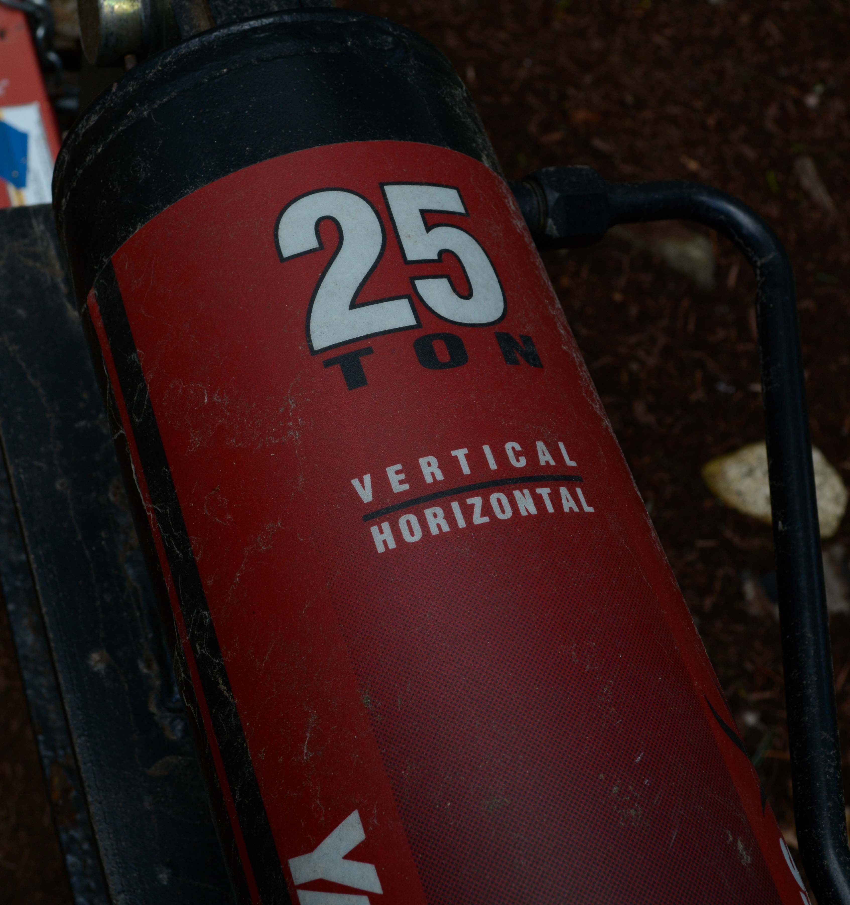 MTD Yard Machines 25-Ton Gas Powered Log Splitter