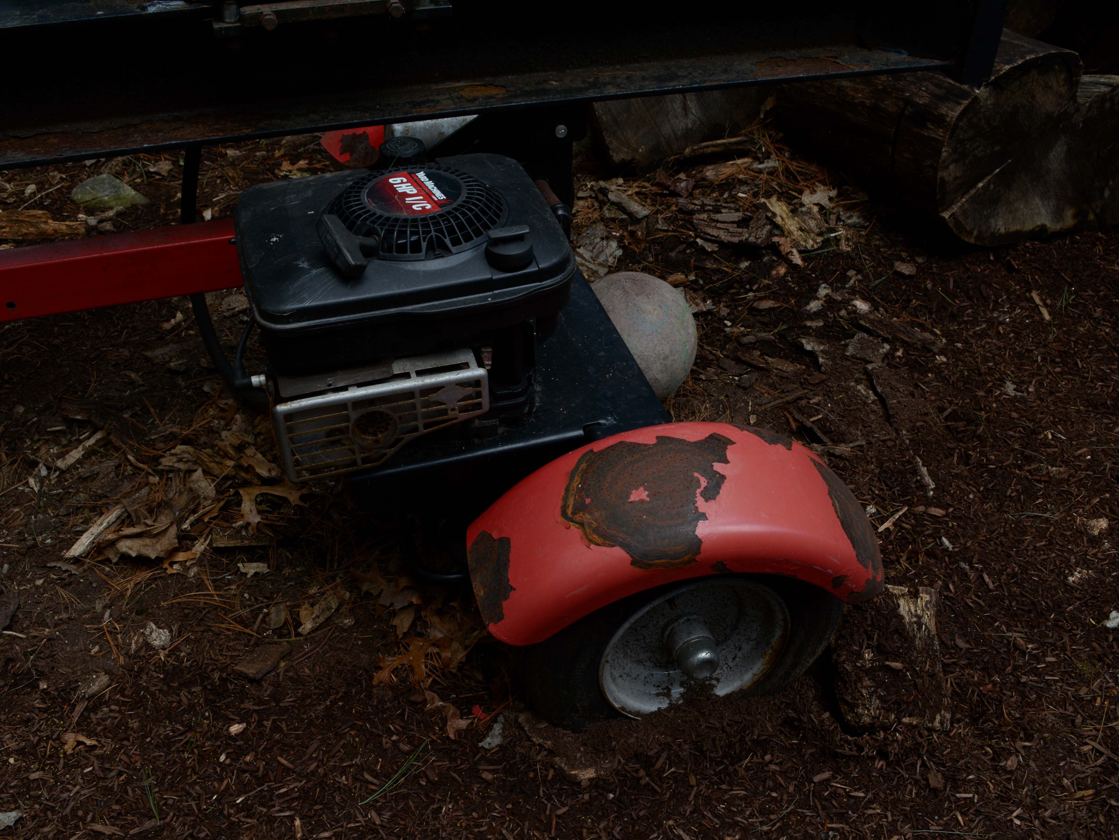 MTD Yard Machines 25-Ton Gas Powered Log Splitter