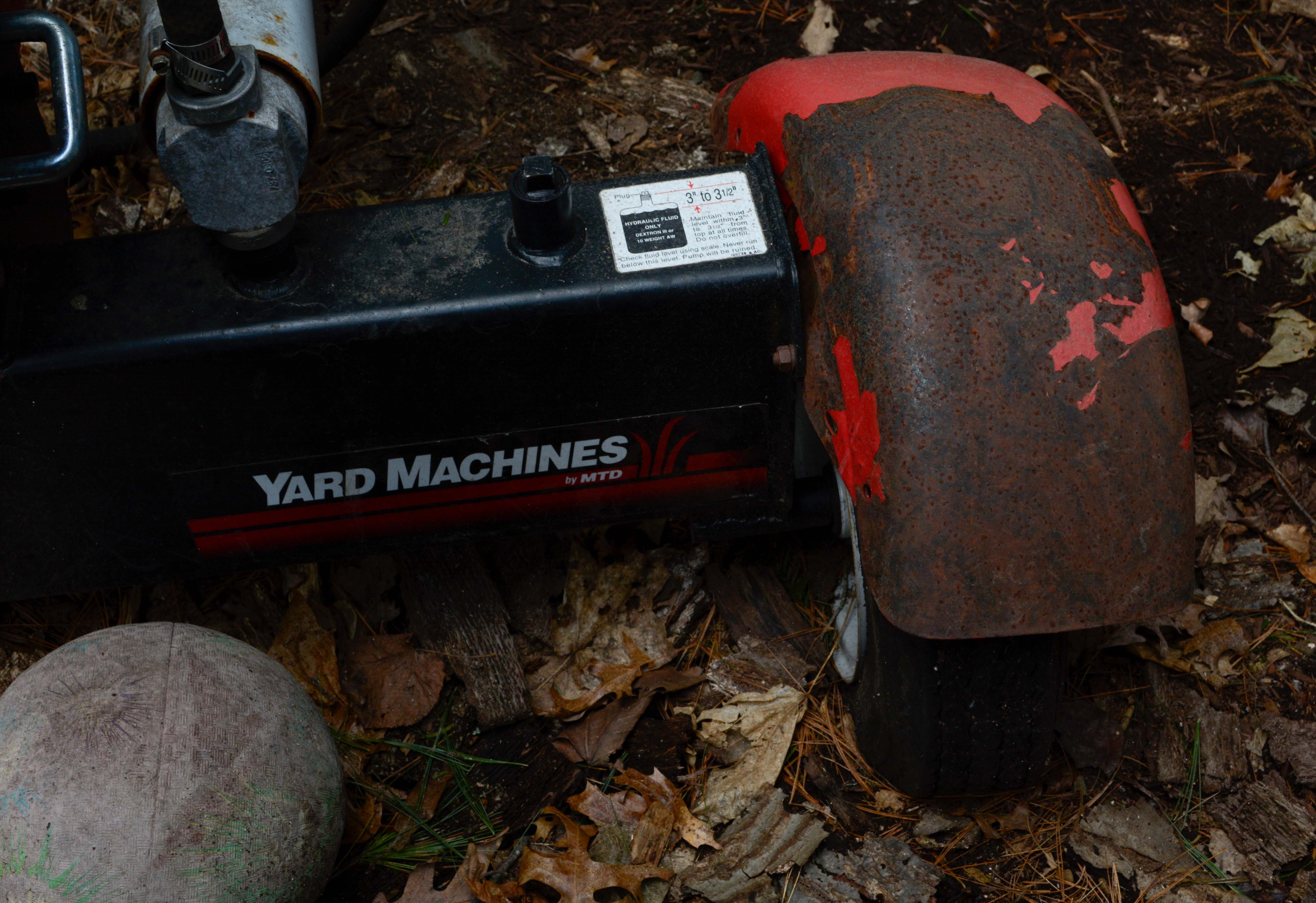 MTD Yard Machines 25-Ton Gas Powered Log Splitter