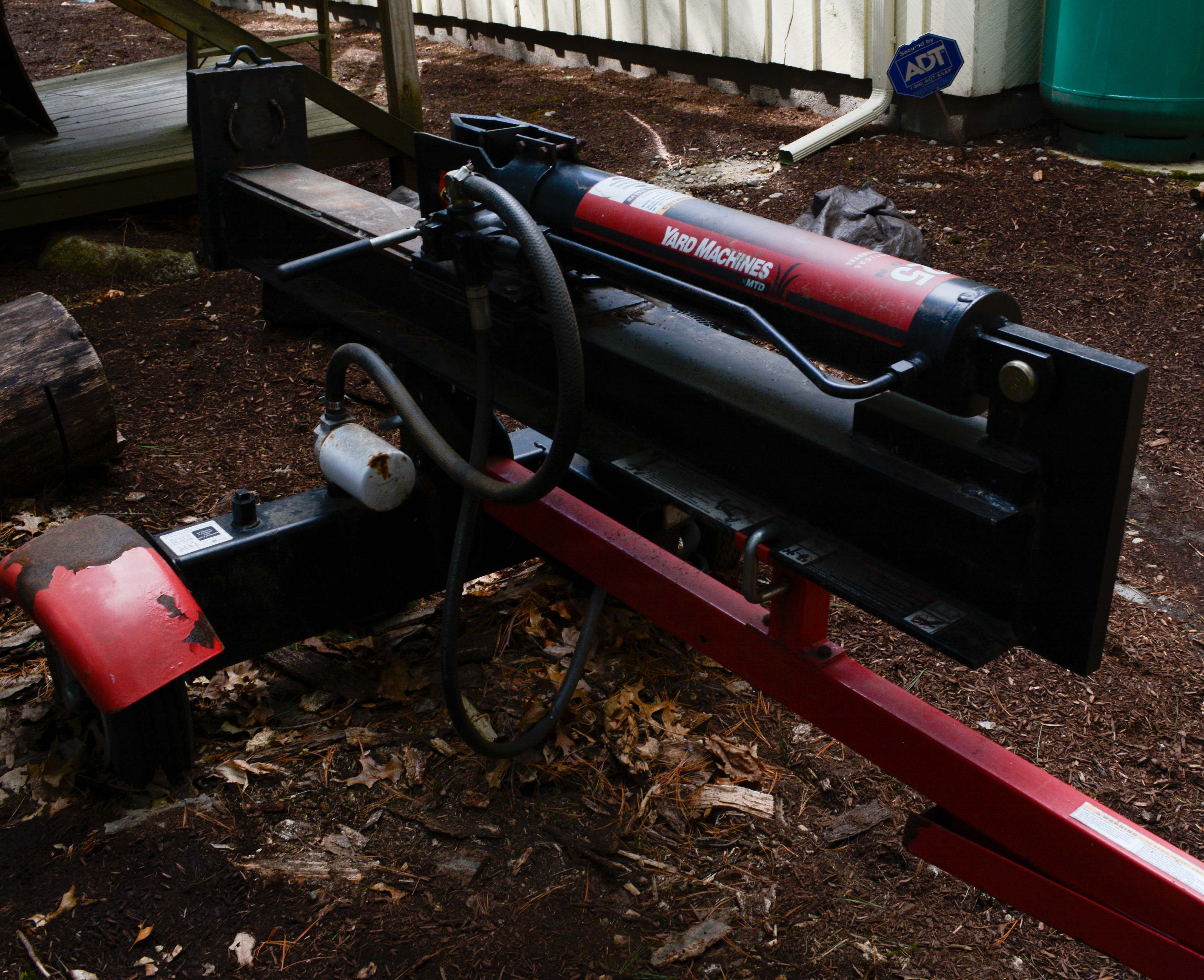 MTD Yard Machines 25-Ton Gas Powered Log Splitter