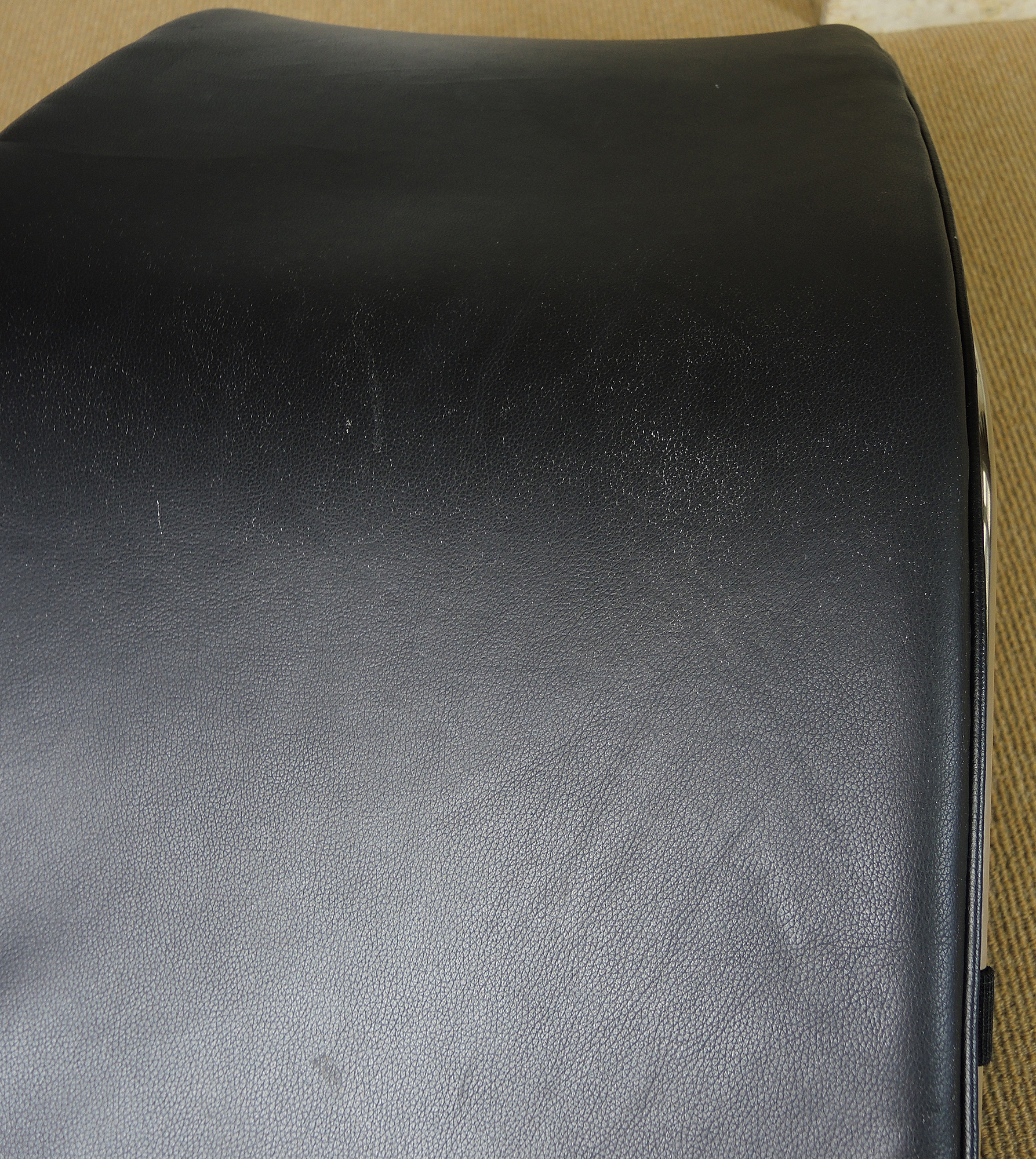 Le Corbusier Style LC4 Chaise Lounge Chair