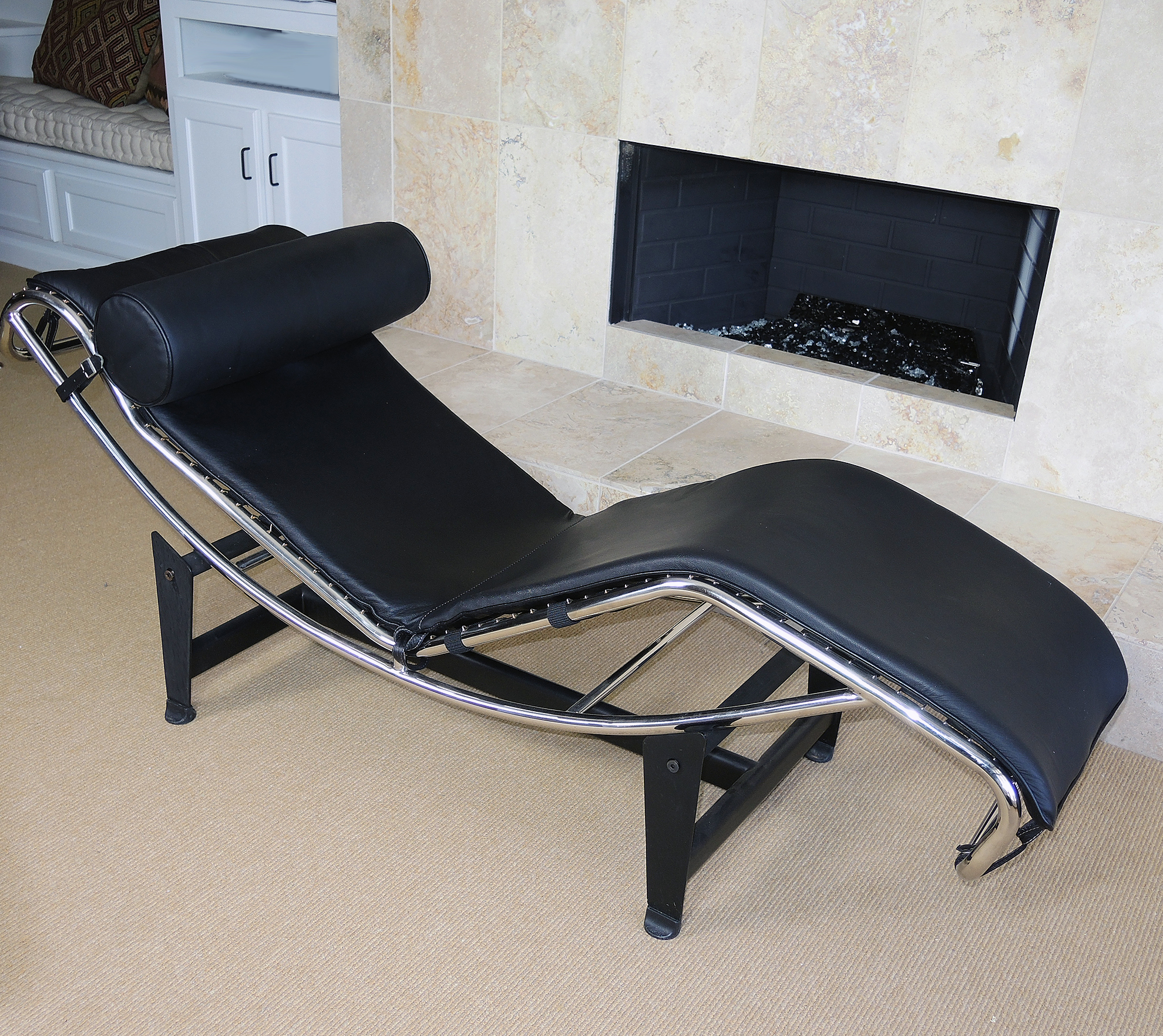 Le Corbusier Style LC4 Chaise Lounge Chair