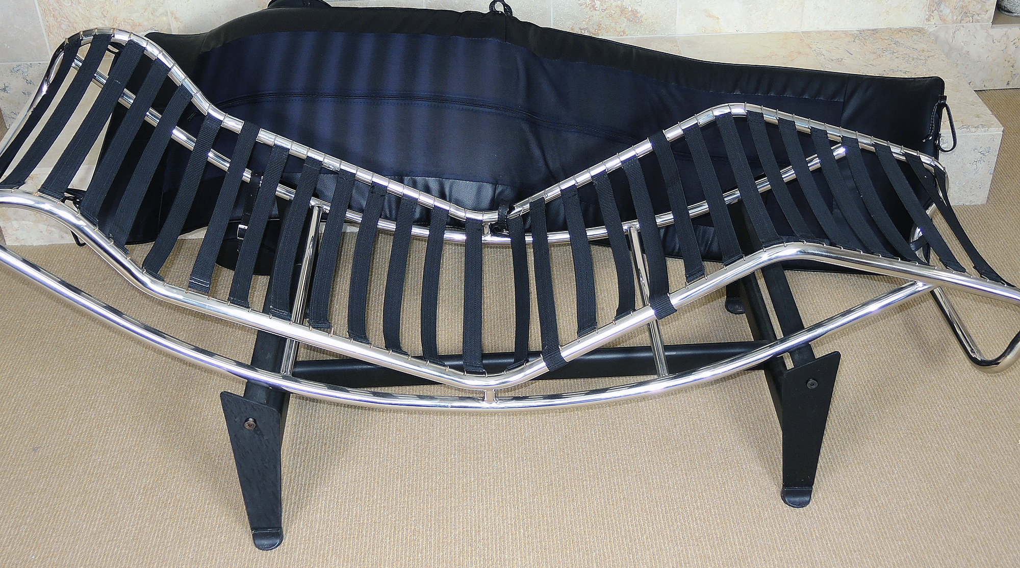 Le Corbusier Style LC4 Chaise Lounge Chair