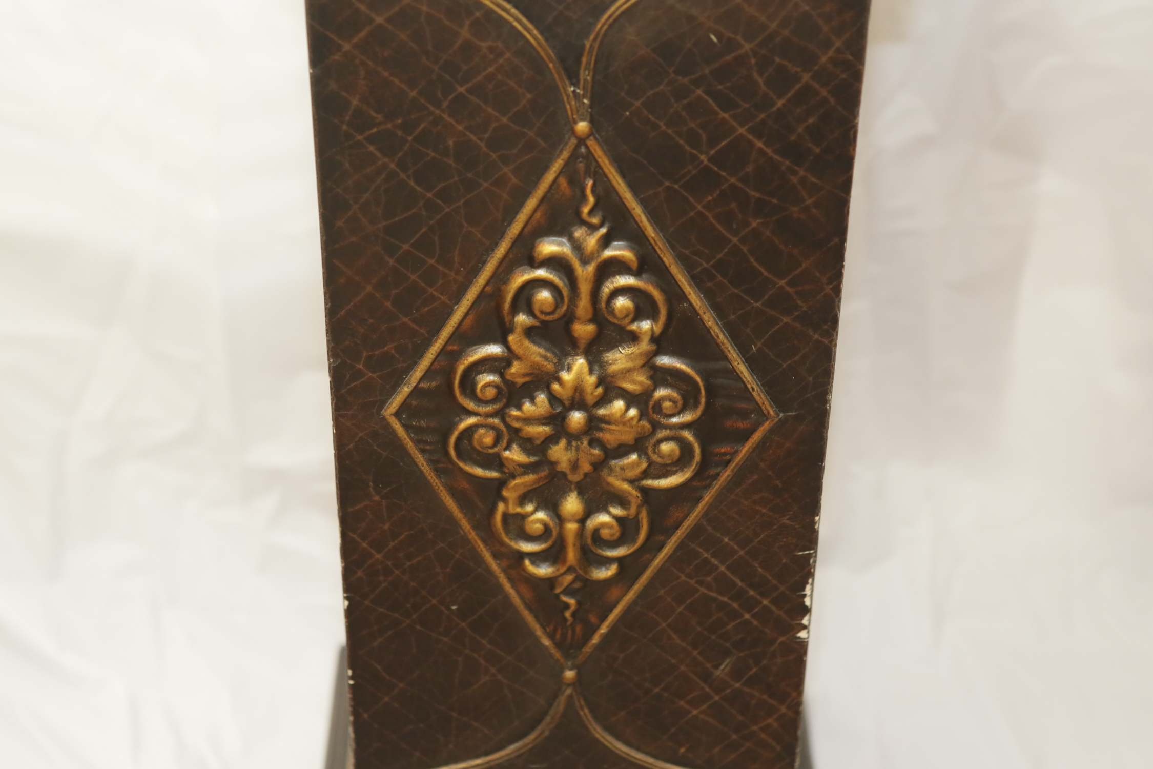 Vintage Neoclassical Style Pedestal