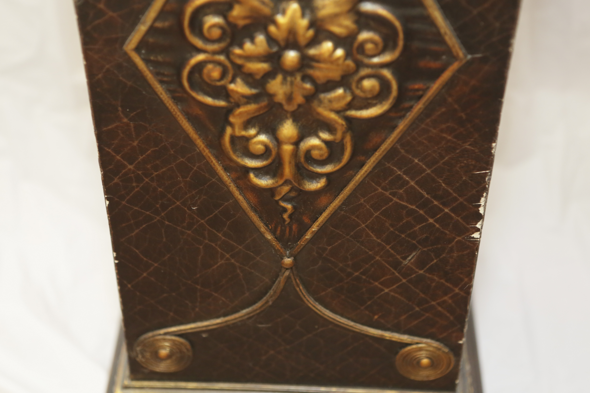 Vintage Neoclassical Style Pedestal