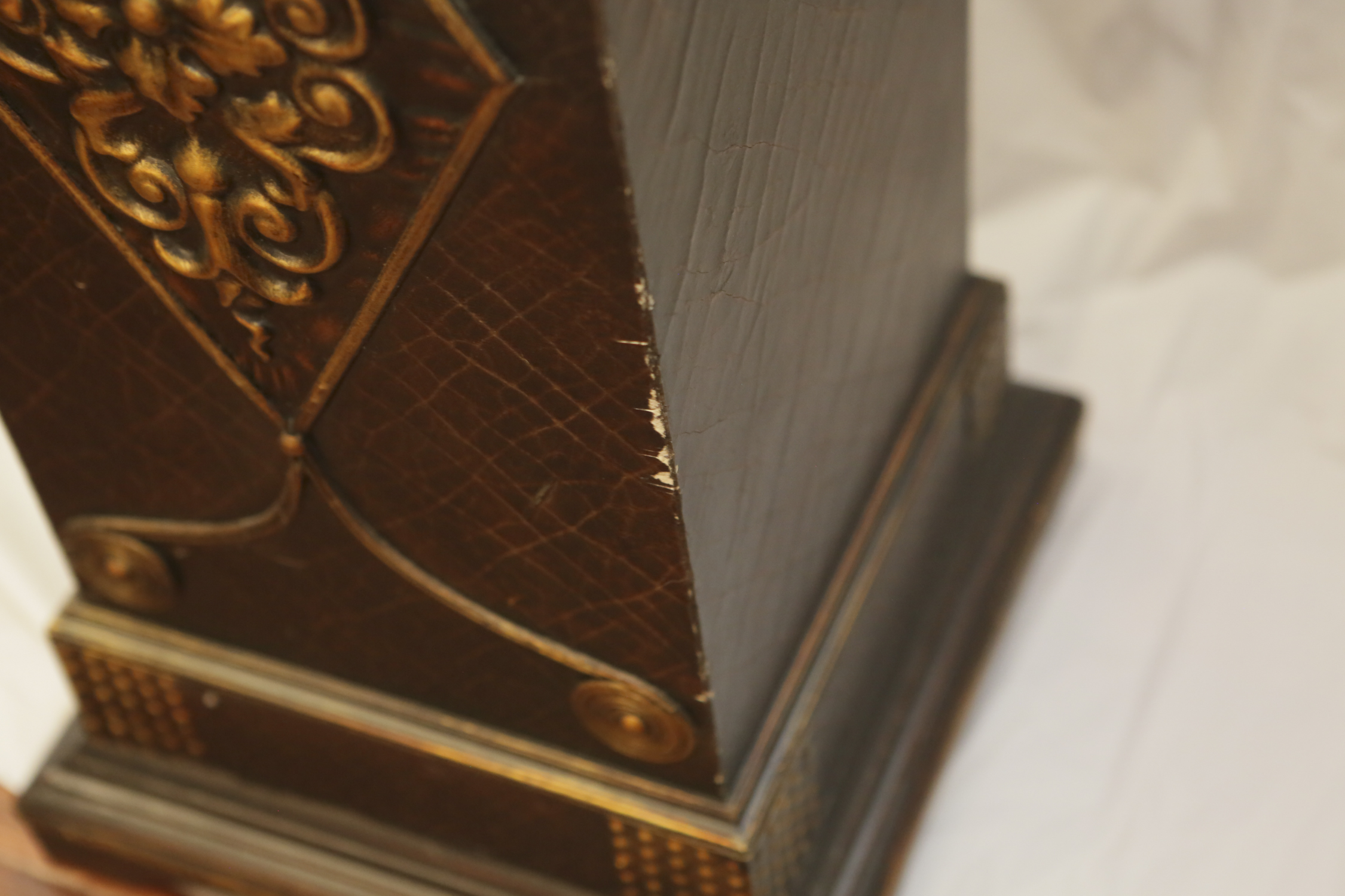 Vintage Neoclassical Style Pedestal